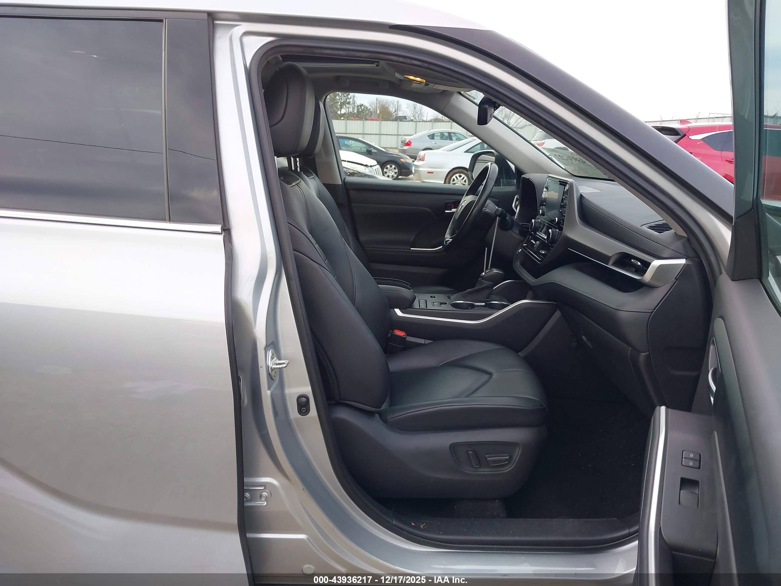 TOYOTA HIGHLANDER image 5