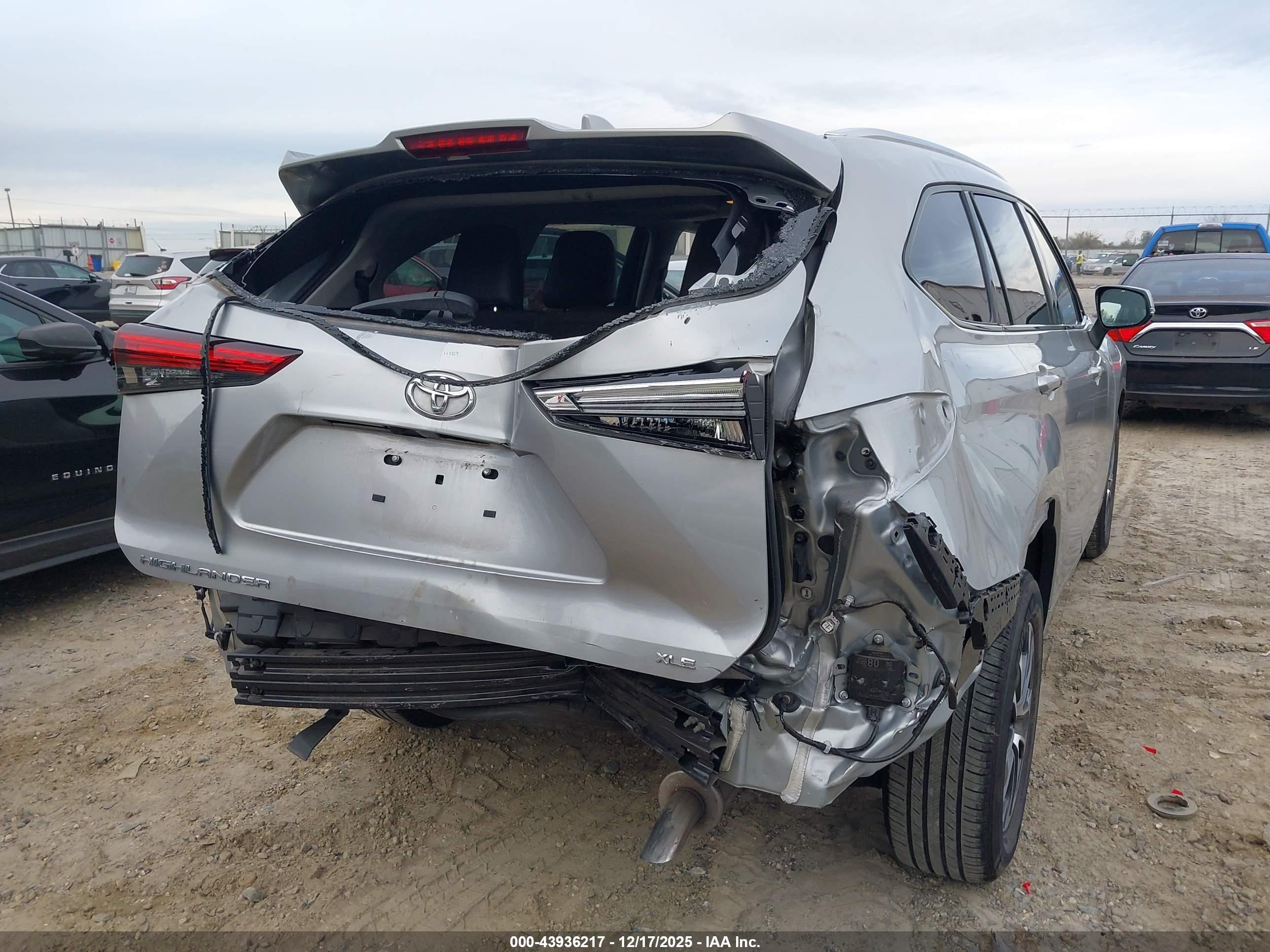 TOYOTA HIGHLANDER image 6