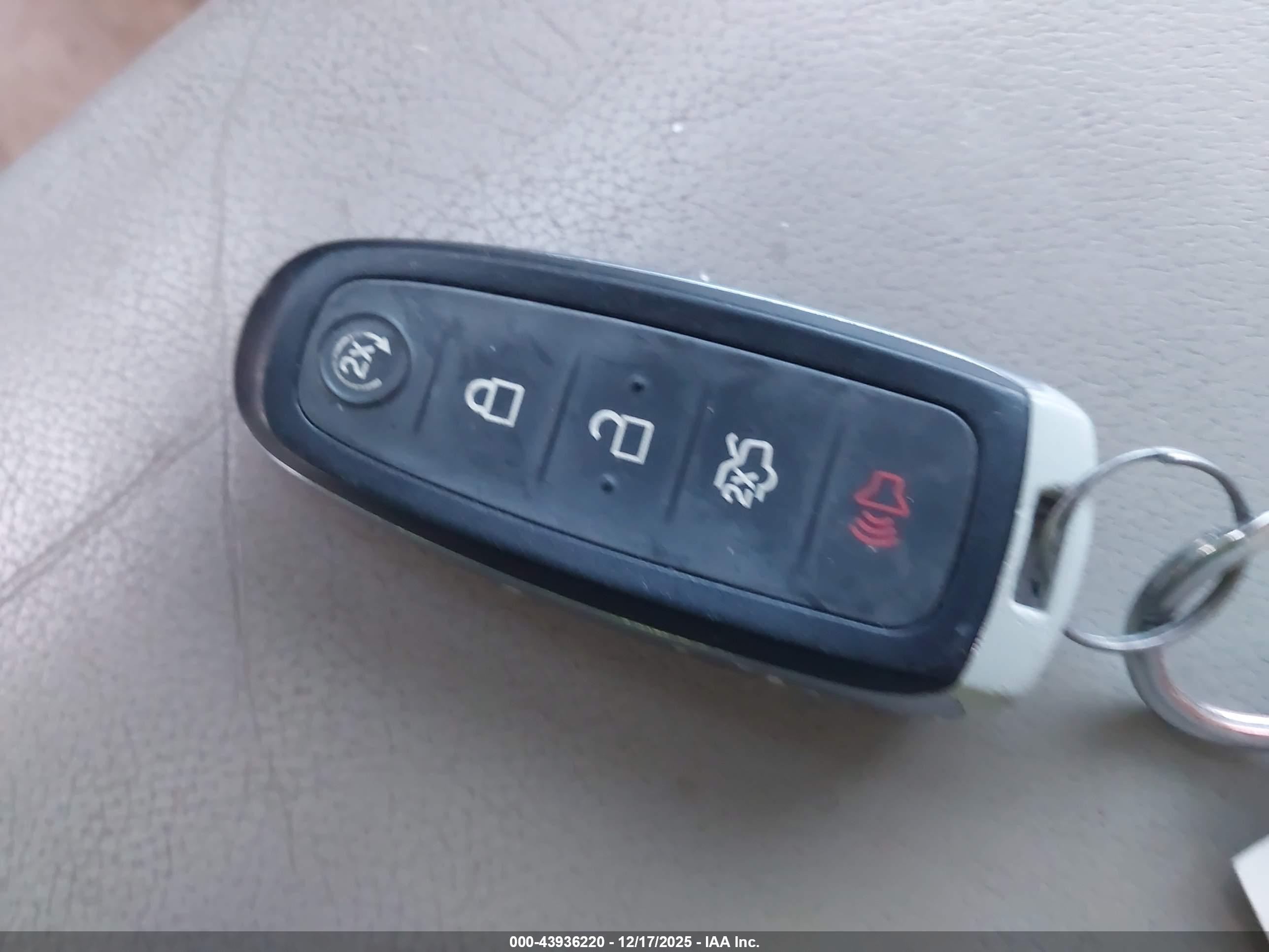 FORD ESCAPE image 11