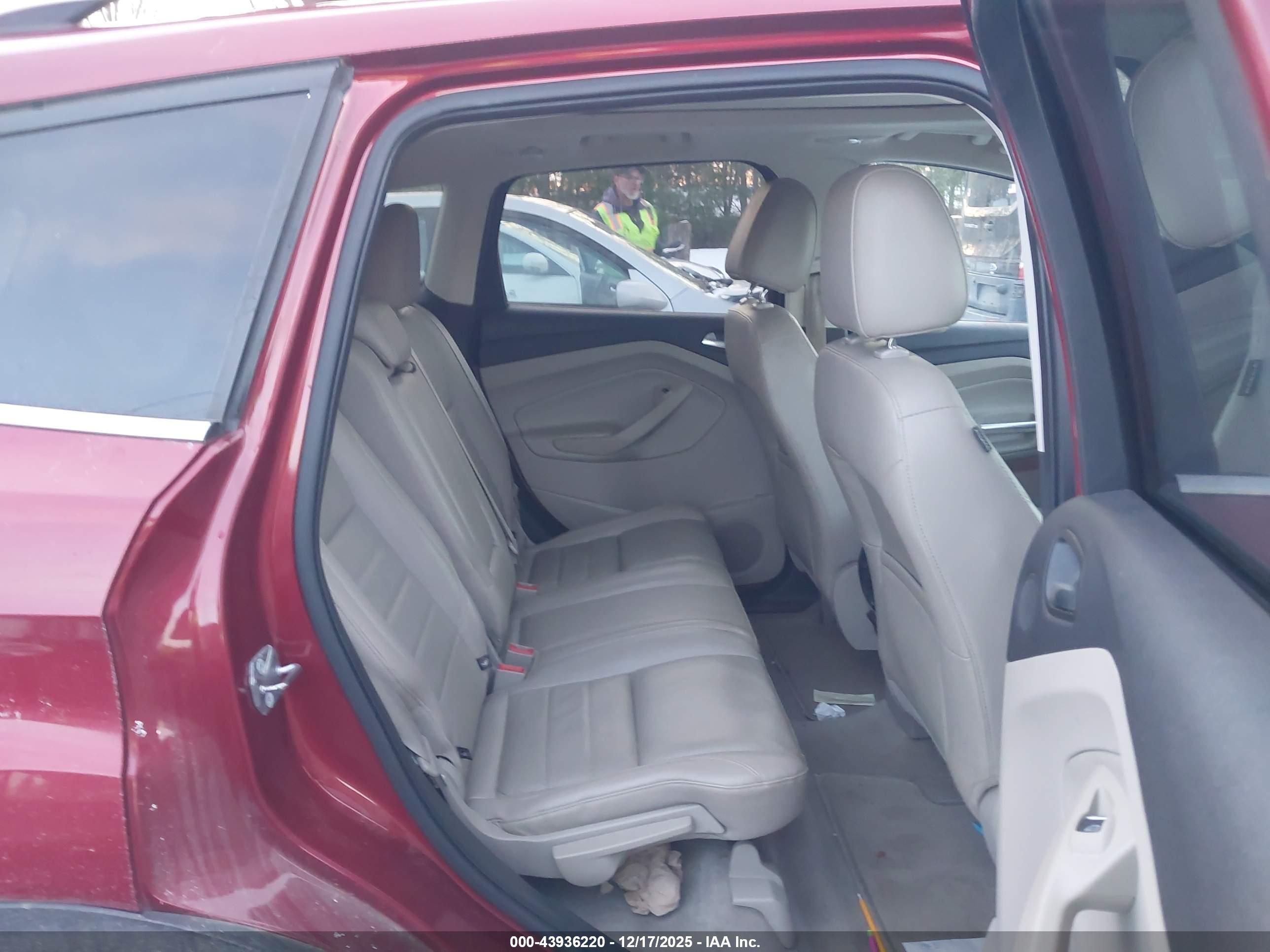 FORD ESCAPE image 8