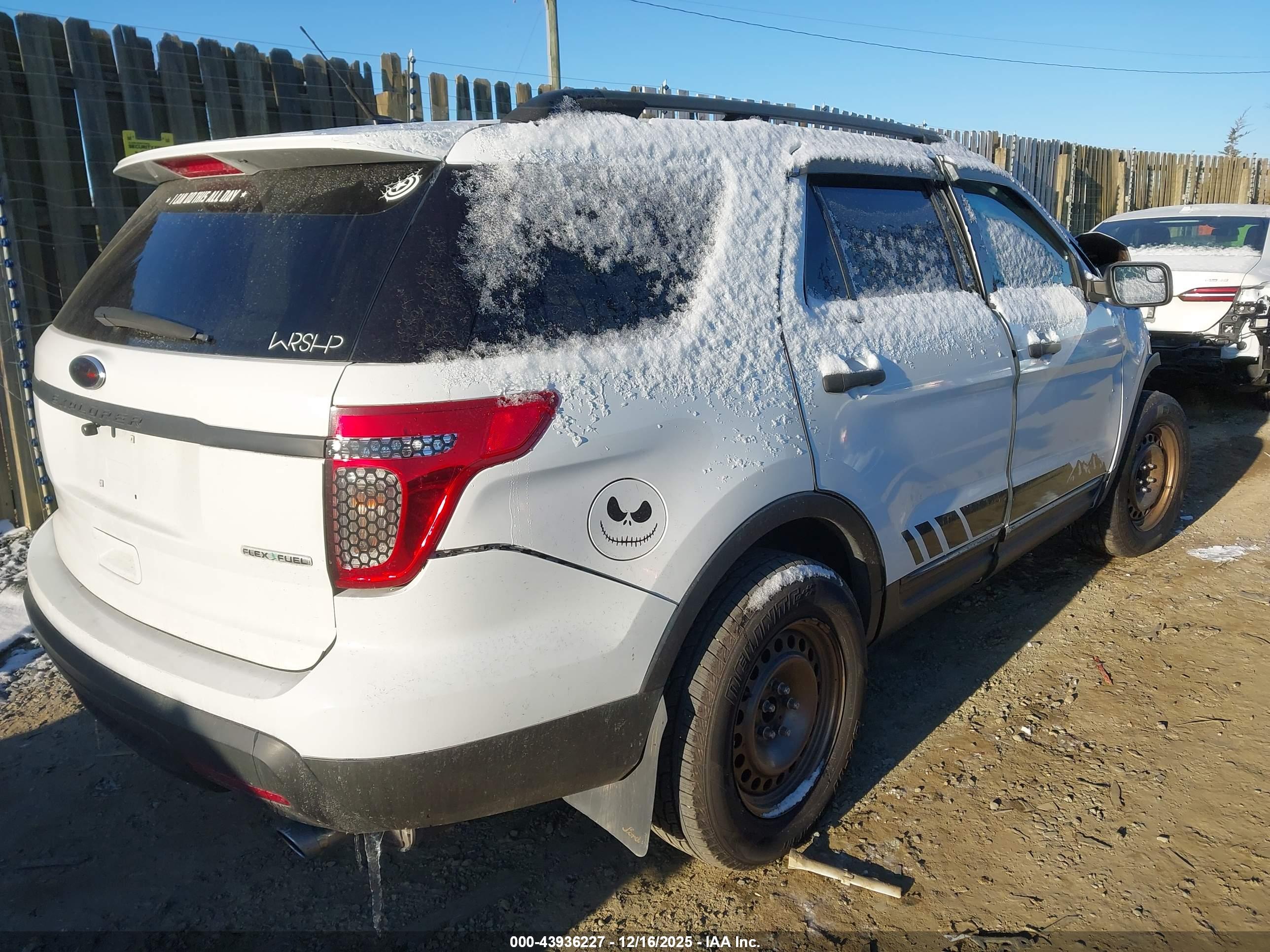 FORD EXPLORER image 4