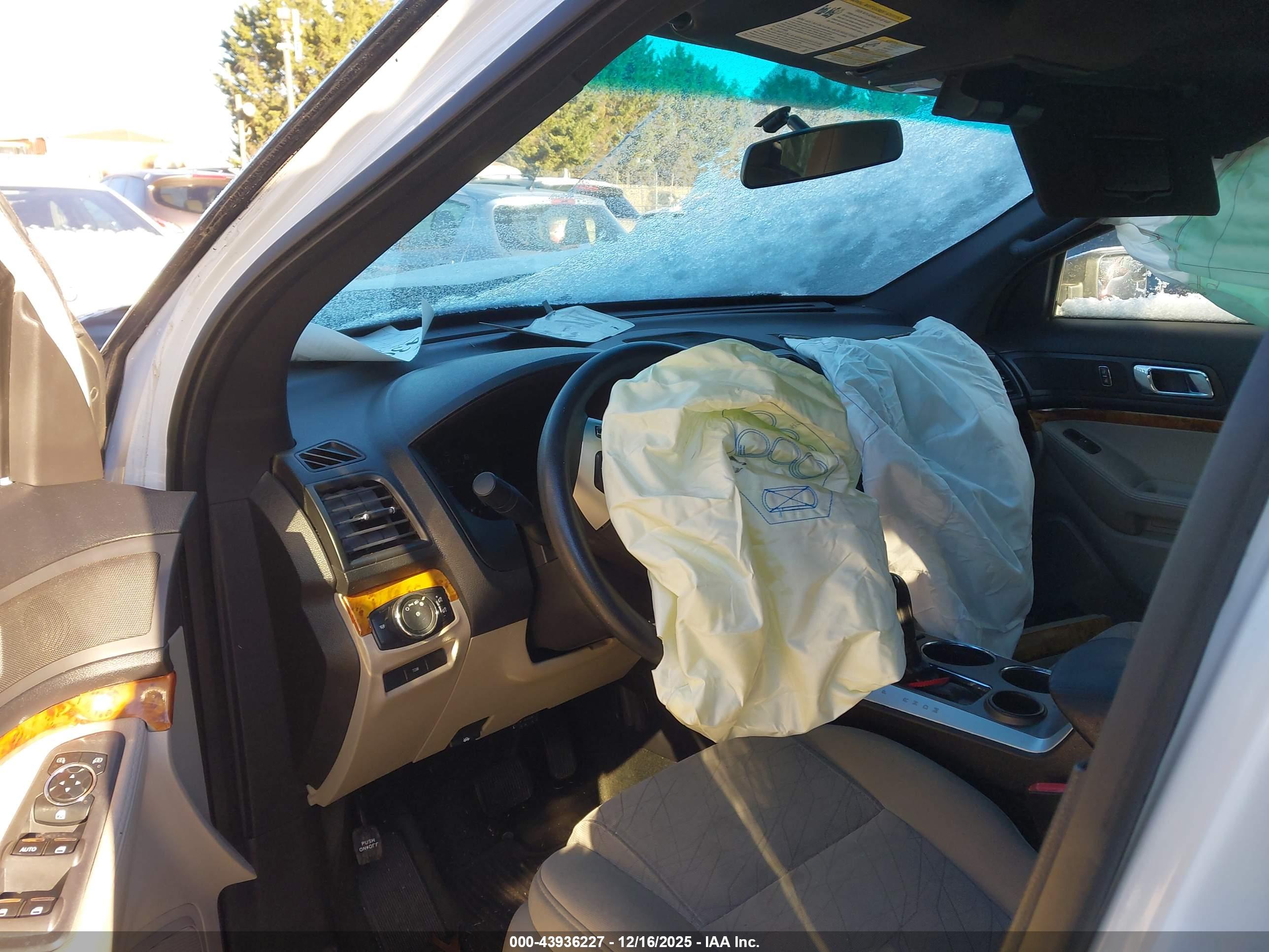 FORD EXPLORER image 5