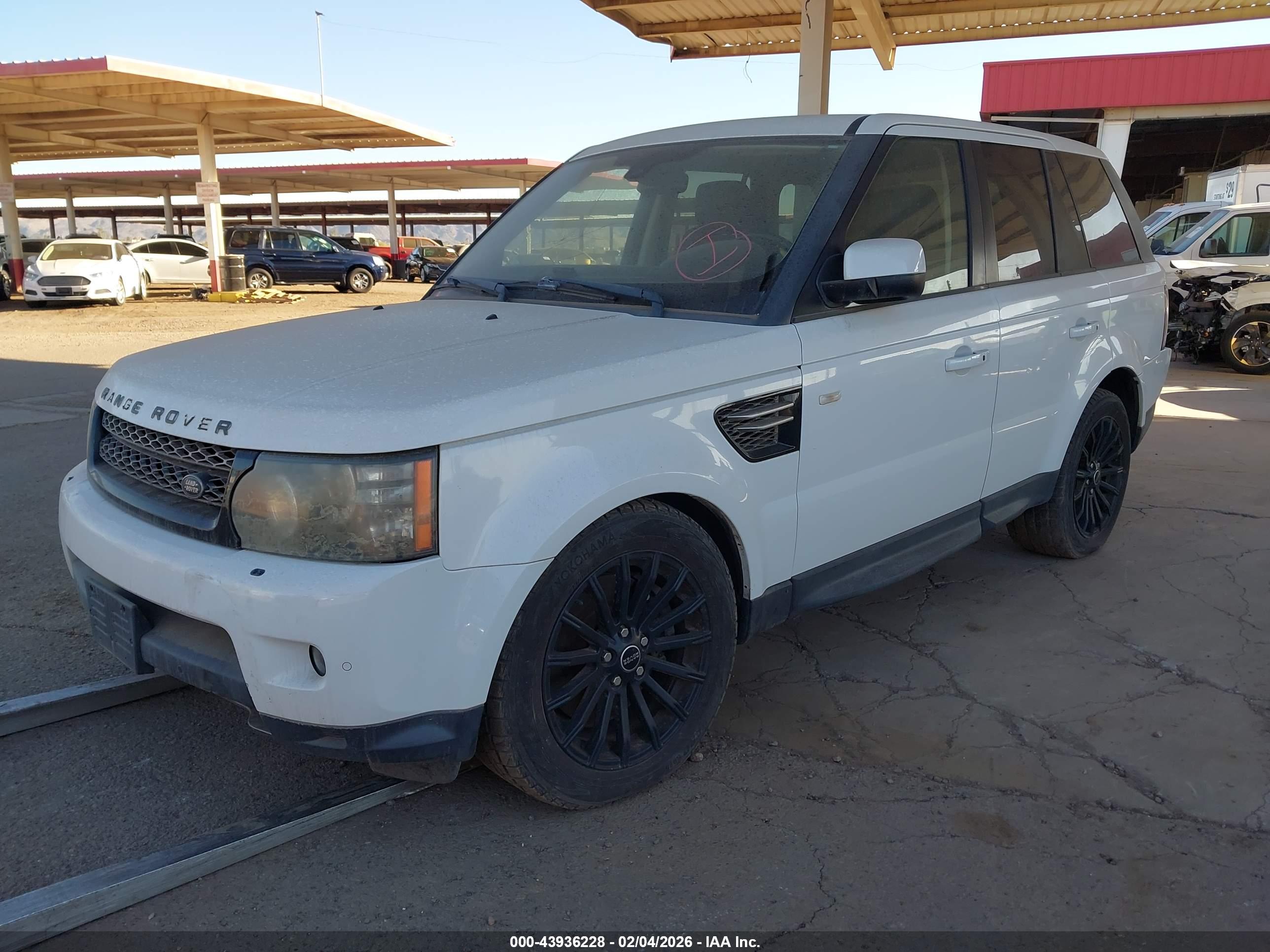 LAND ROVER image 2