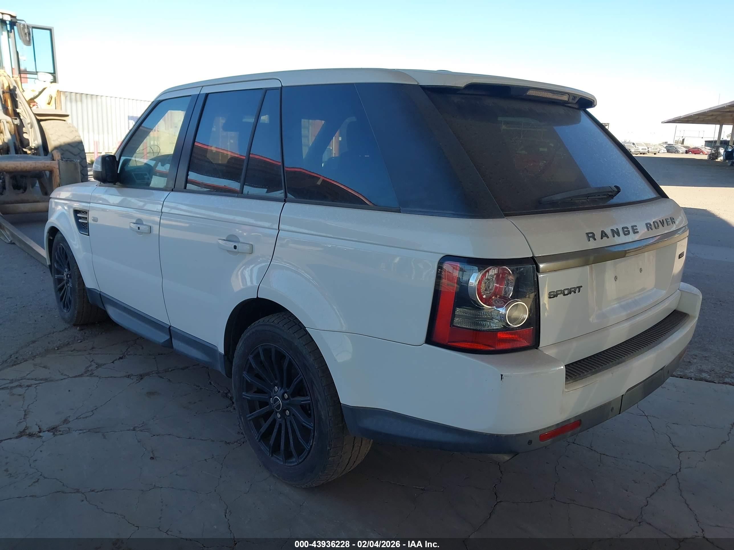 LAND ROVER image 3