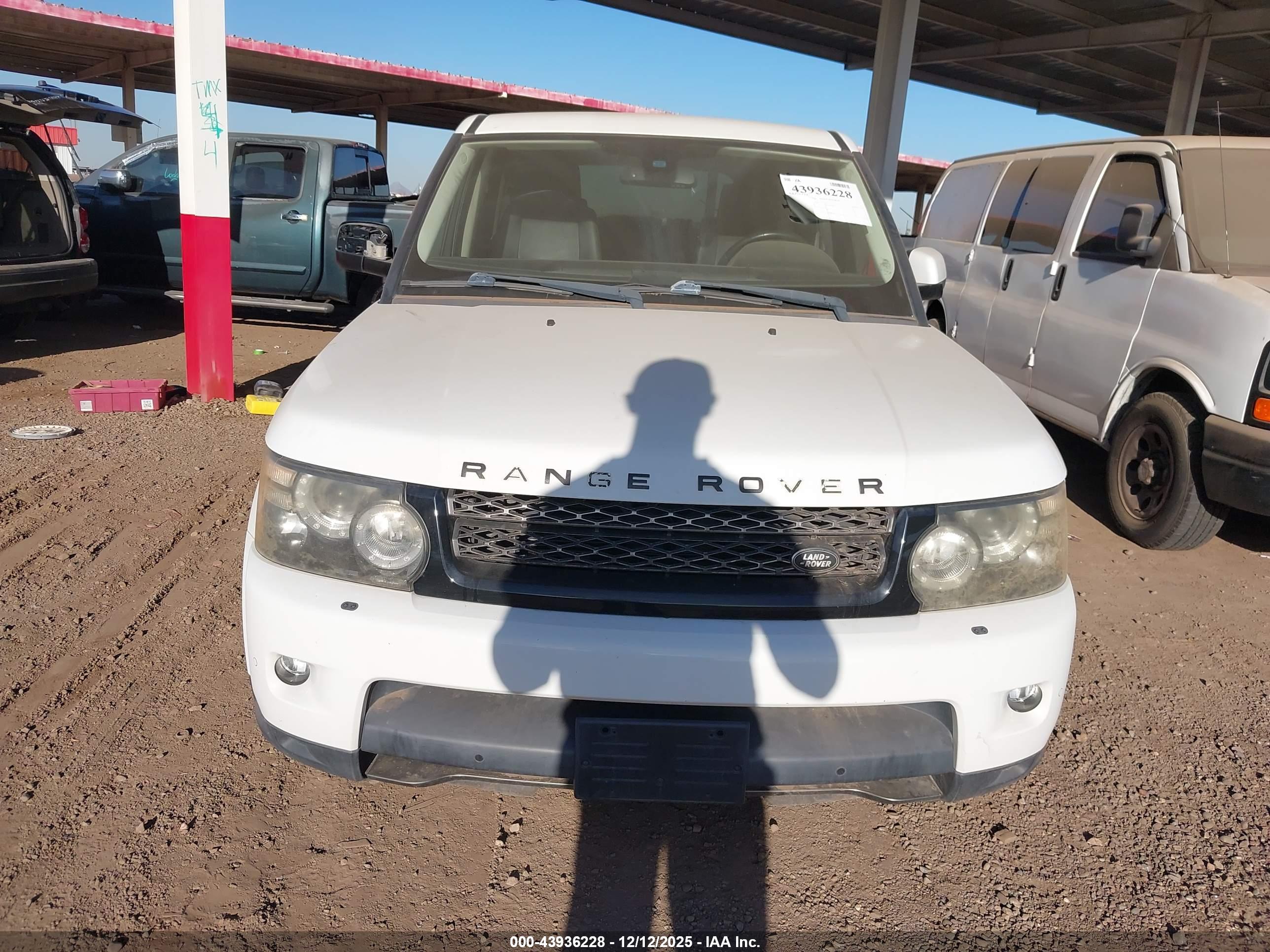 LAND ROVER image 6