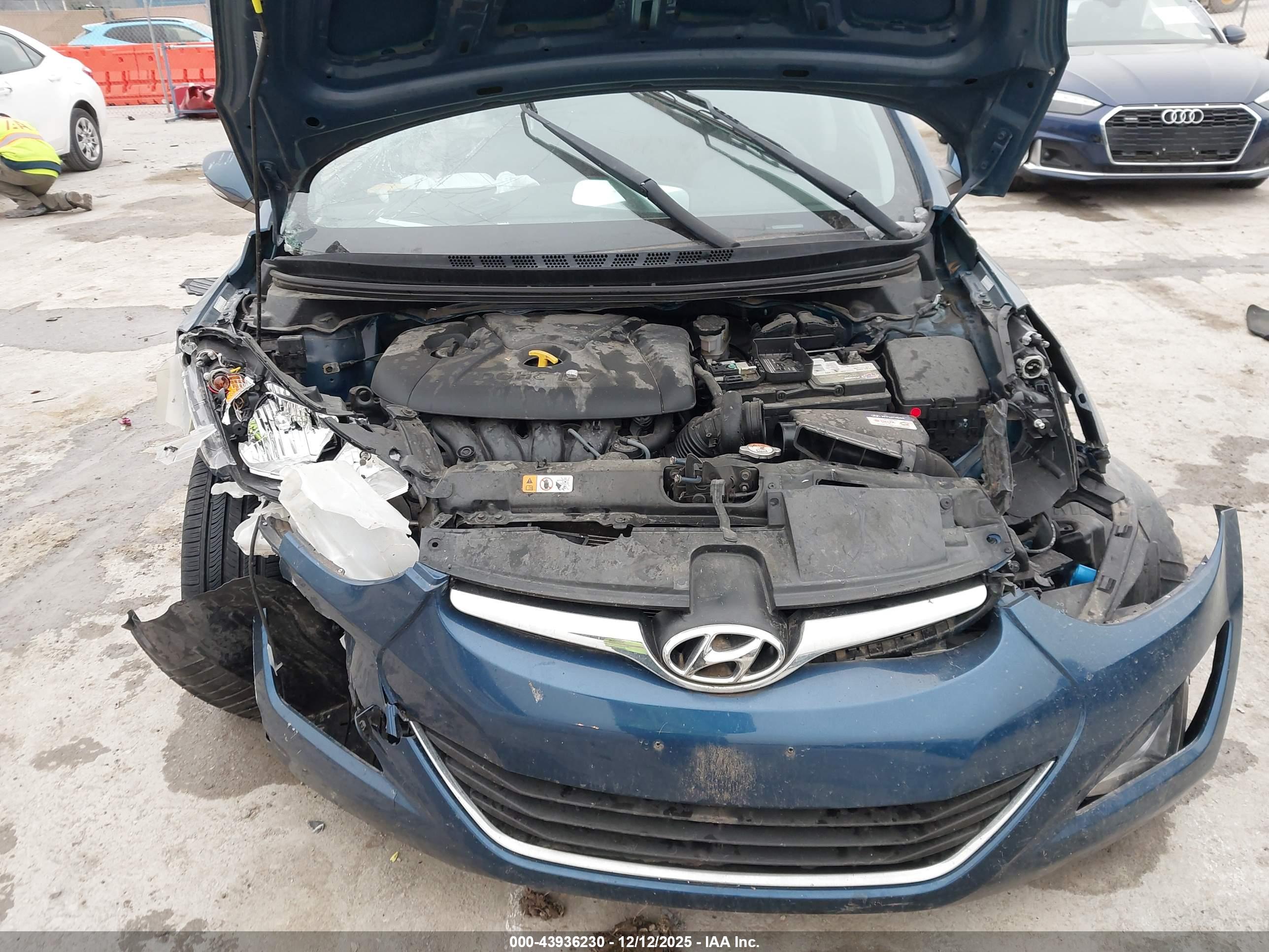 HYUNDAI ELANTRA image 10