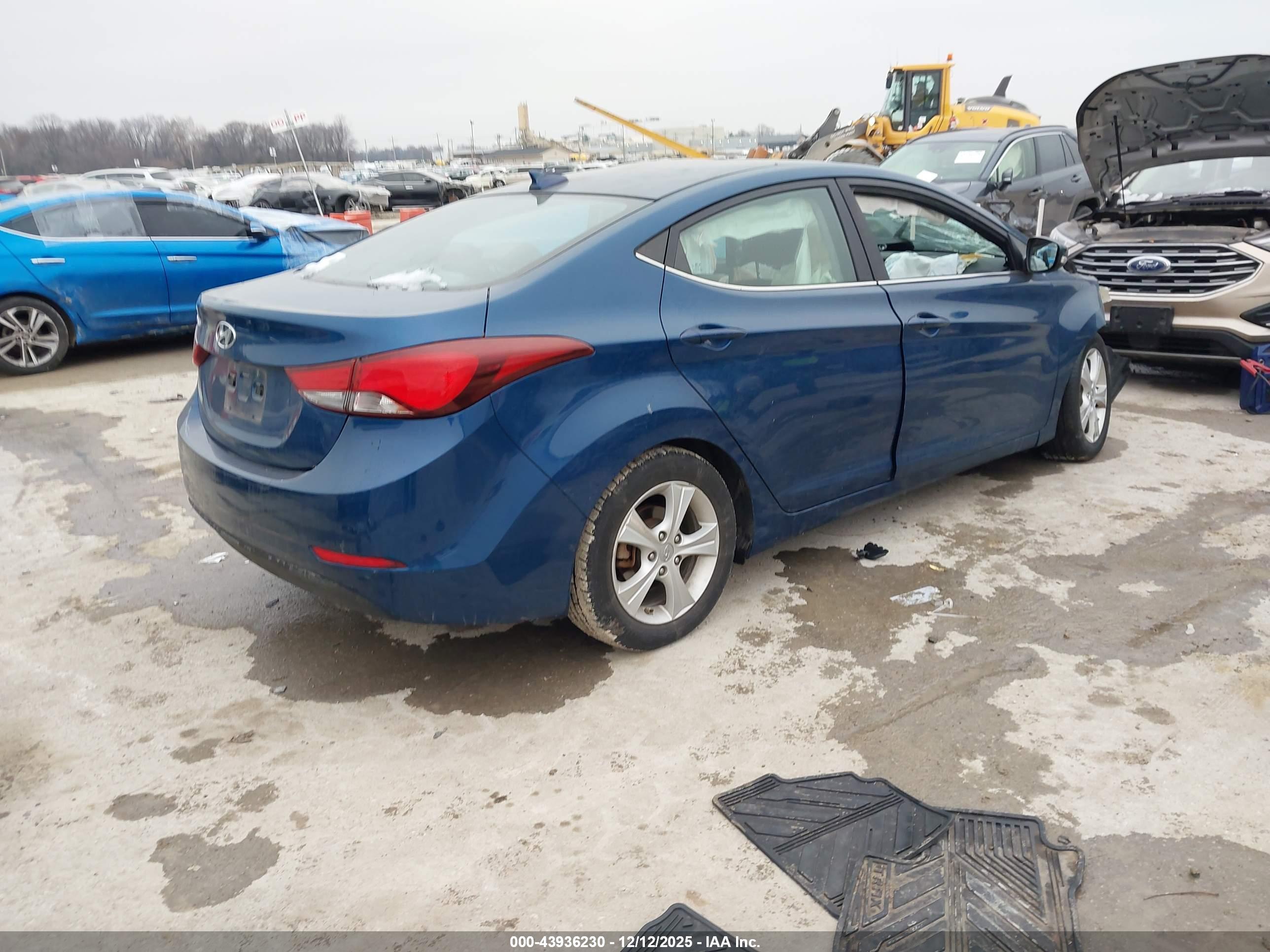 HYUNDAI ELANTRA image 4