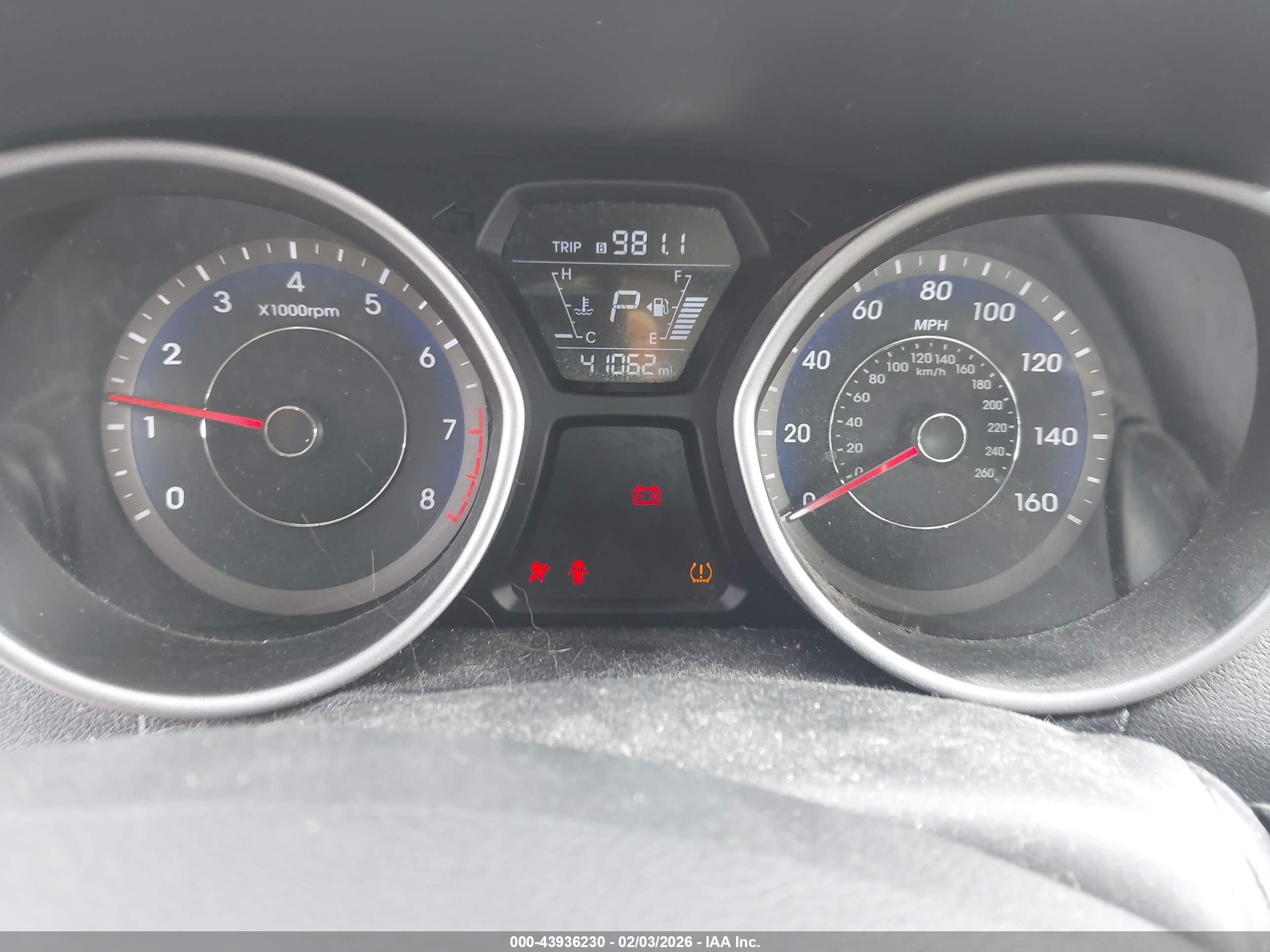 HYUNDAI ELANTRA image 7