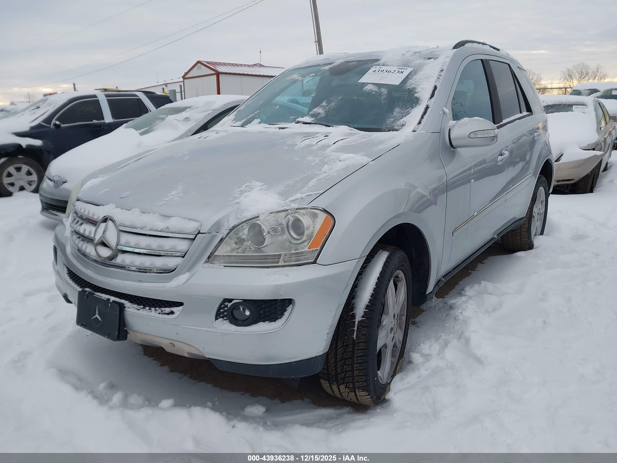 MERCEDES-BENZ ML image 2