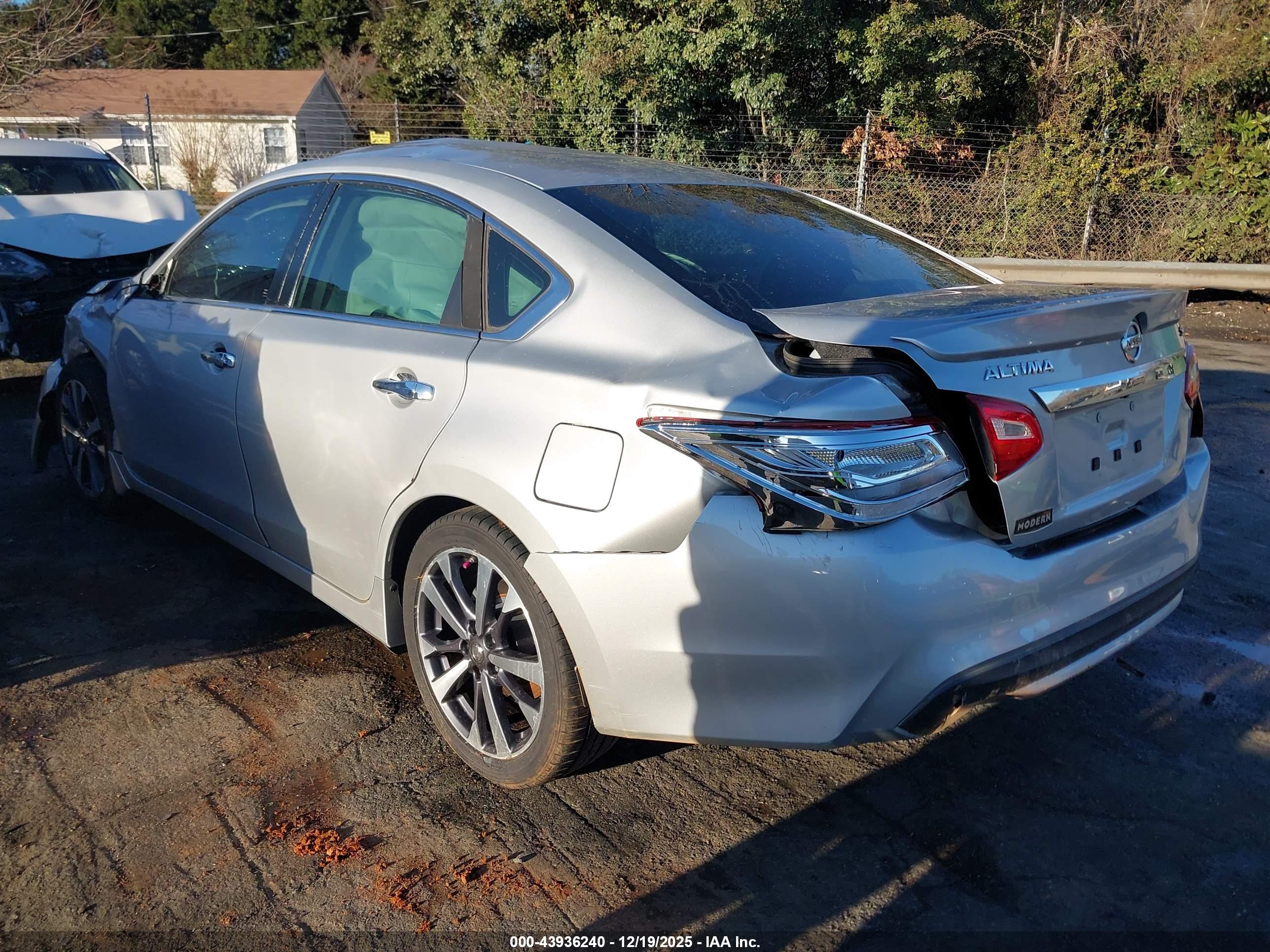 NISSAN ALTIMA image 3
