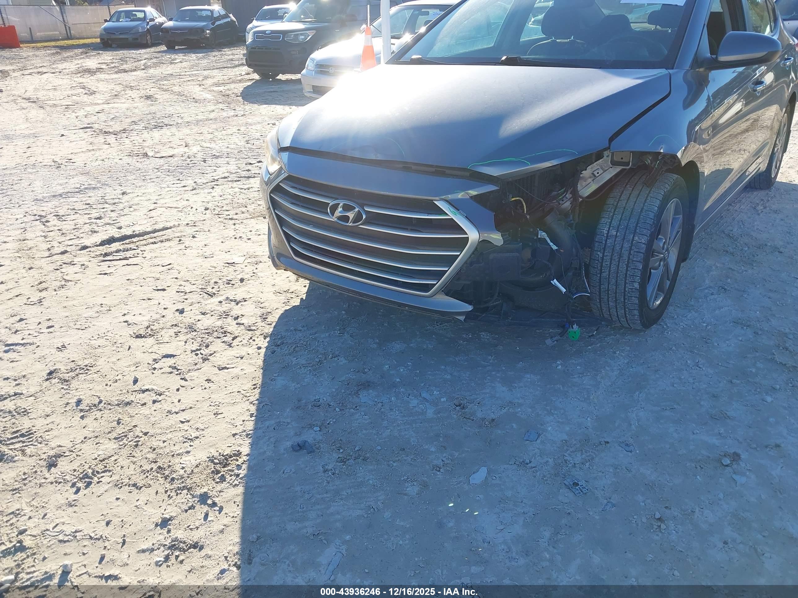 HYUNDAI ELANTRA image 6