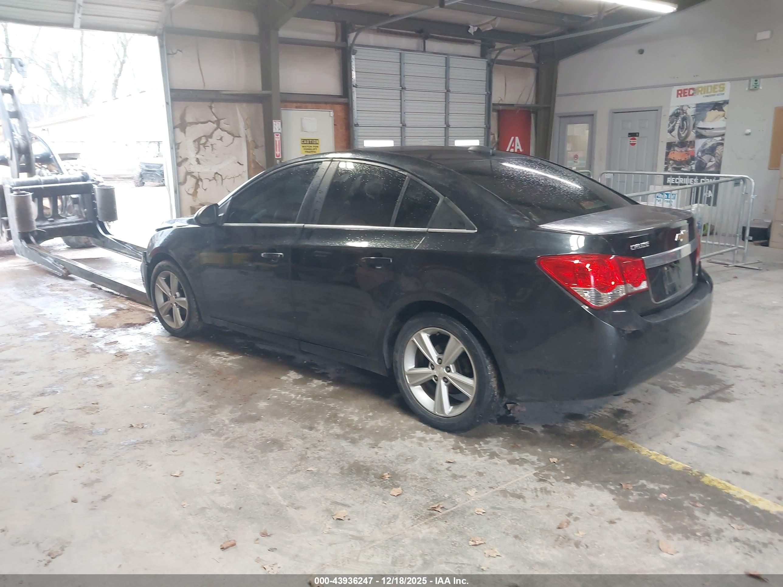 CHEVROLET CRUZE image 3