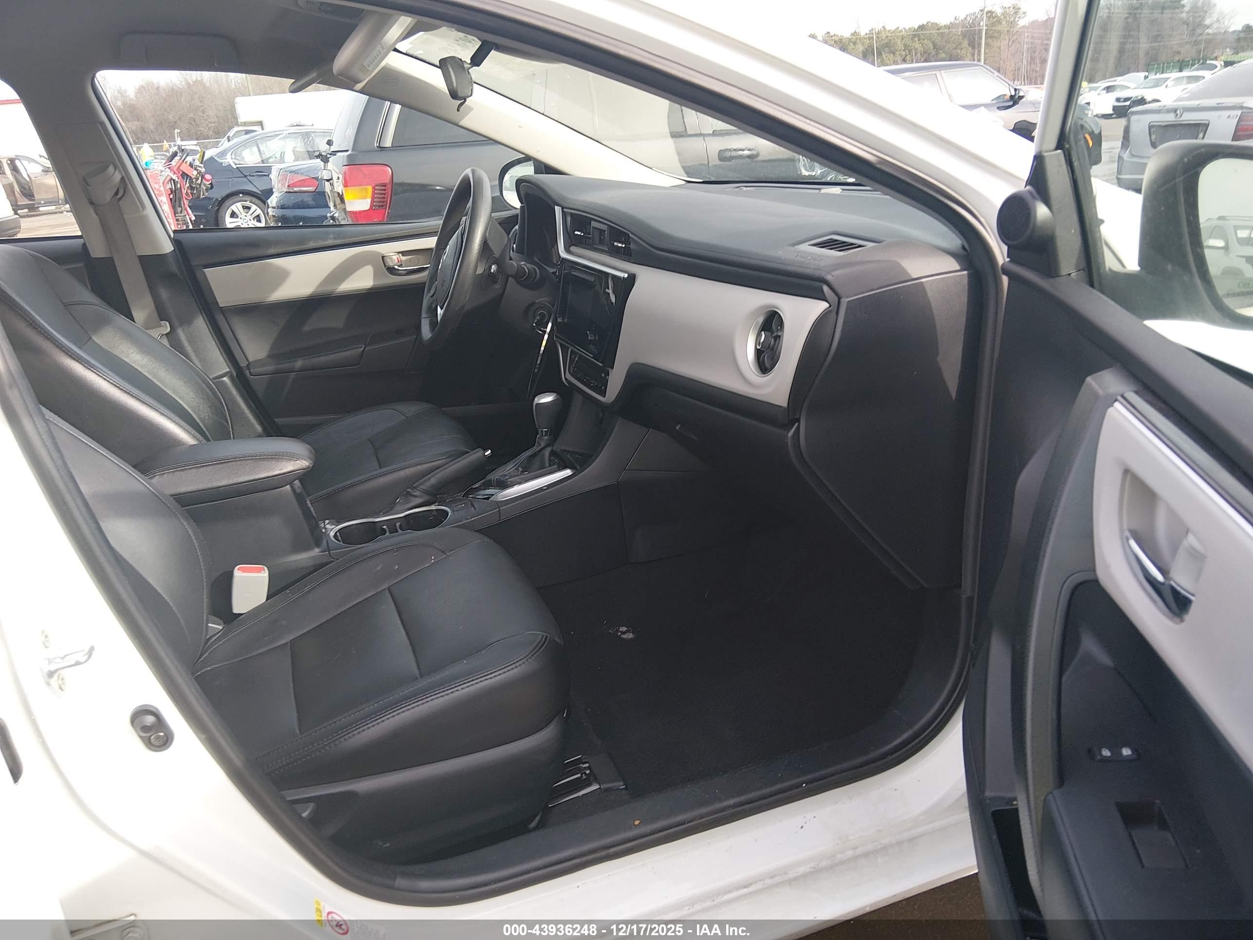 TOYOTA COROLLA image 5