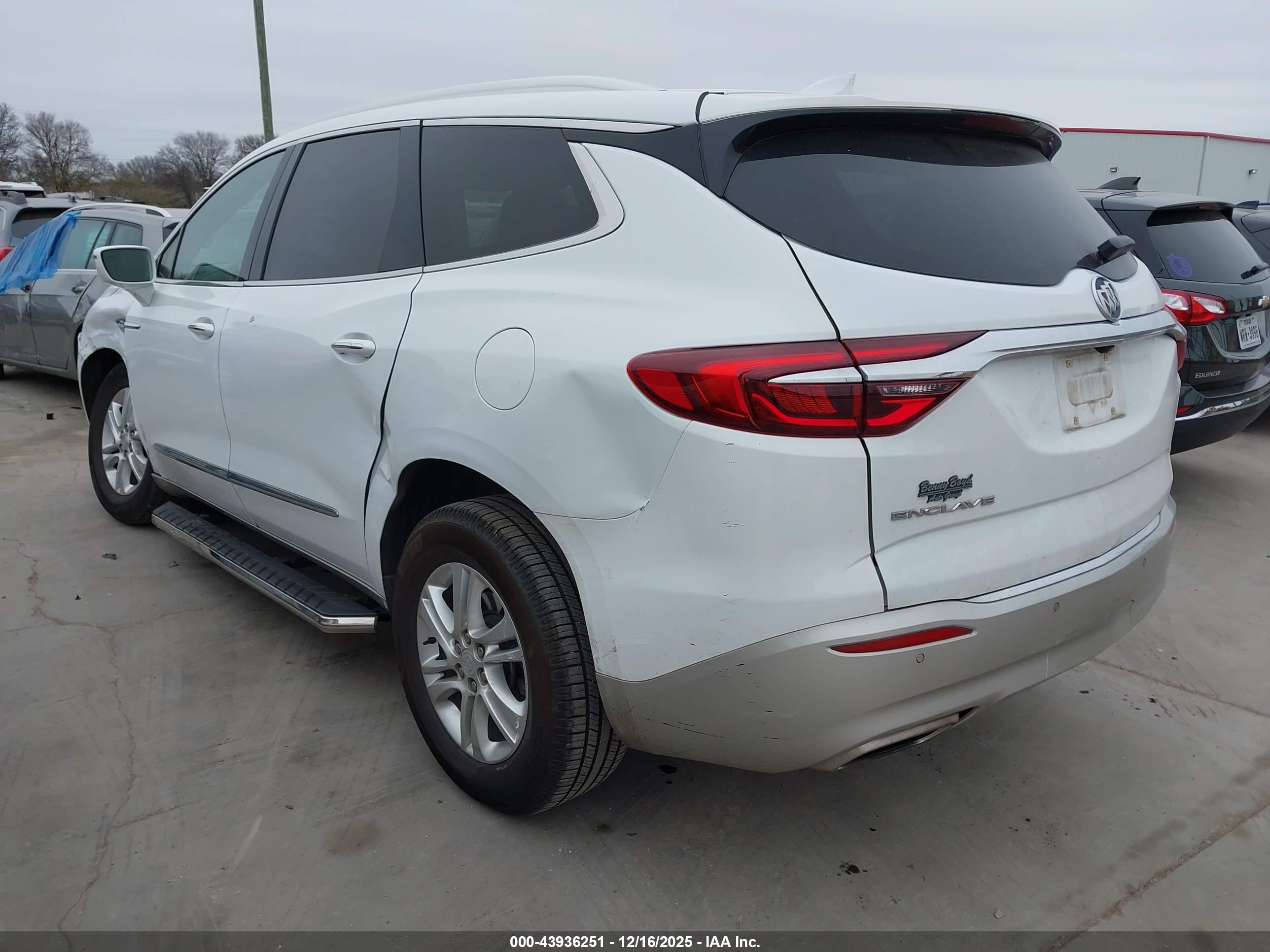 BUICK ENCLAVE image 3