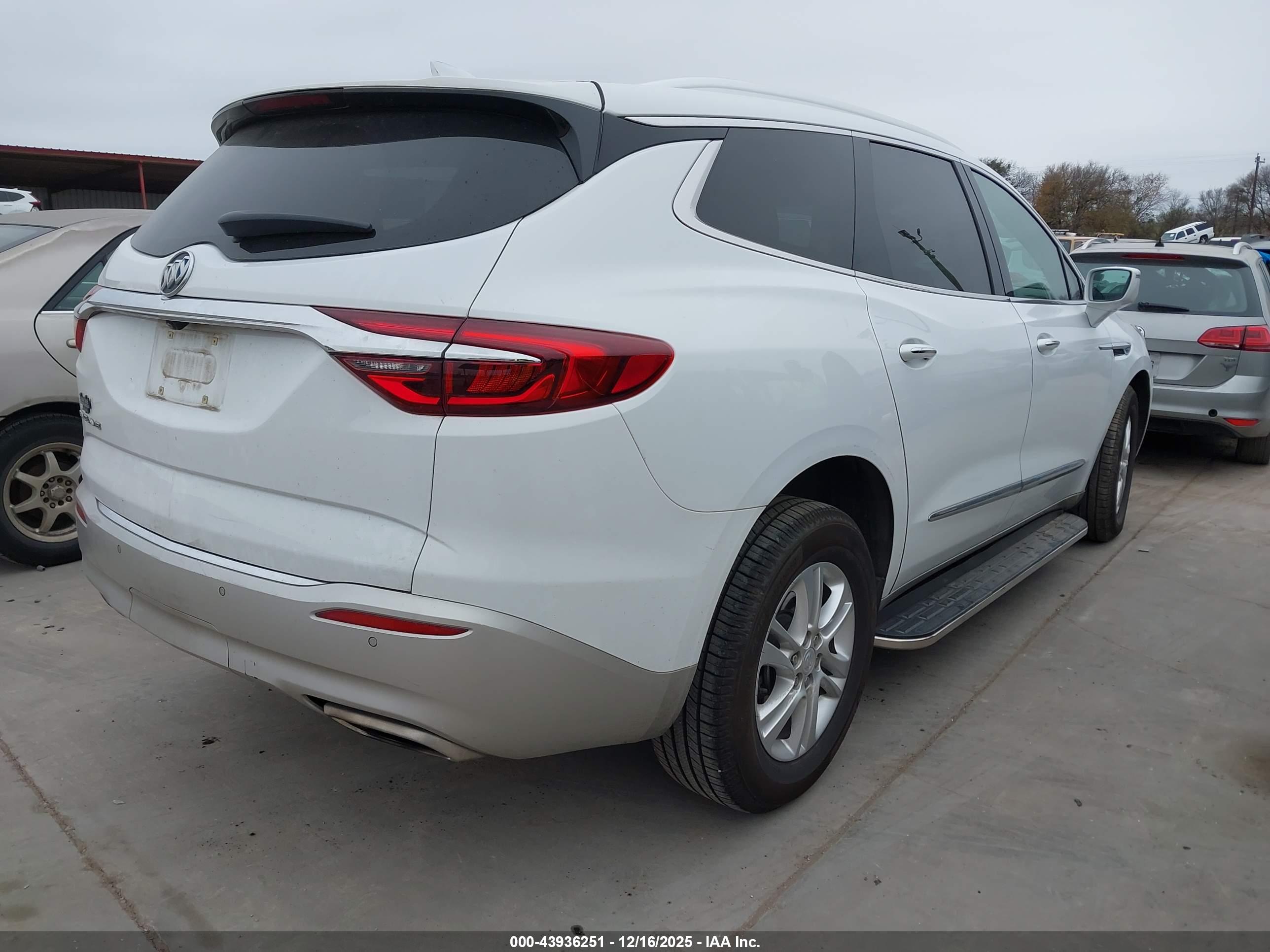 BUICK ENCLAVE image 4