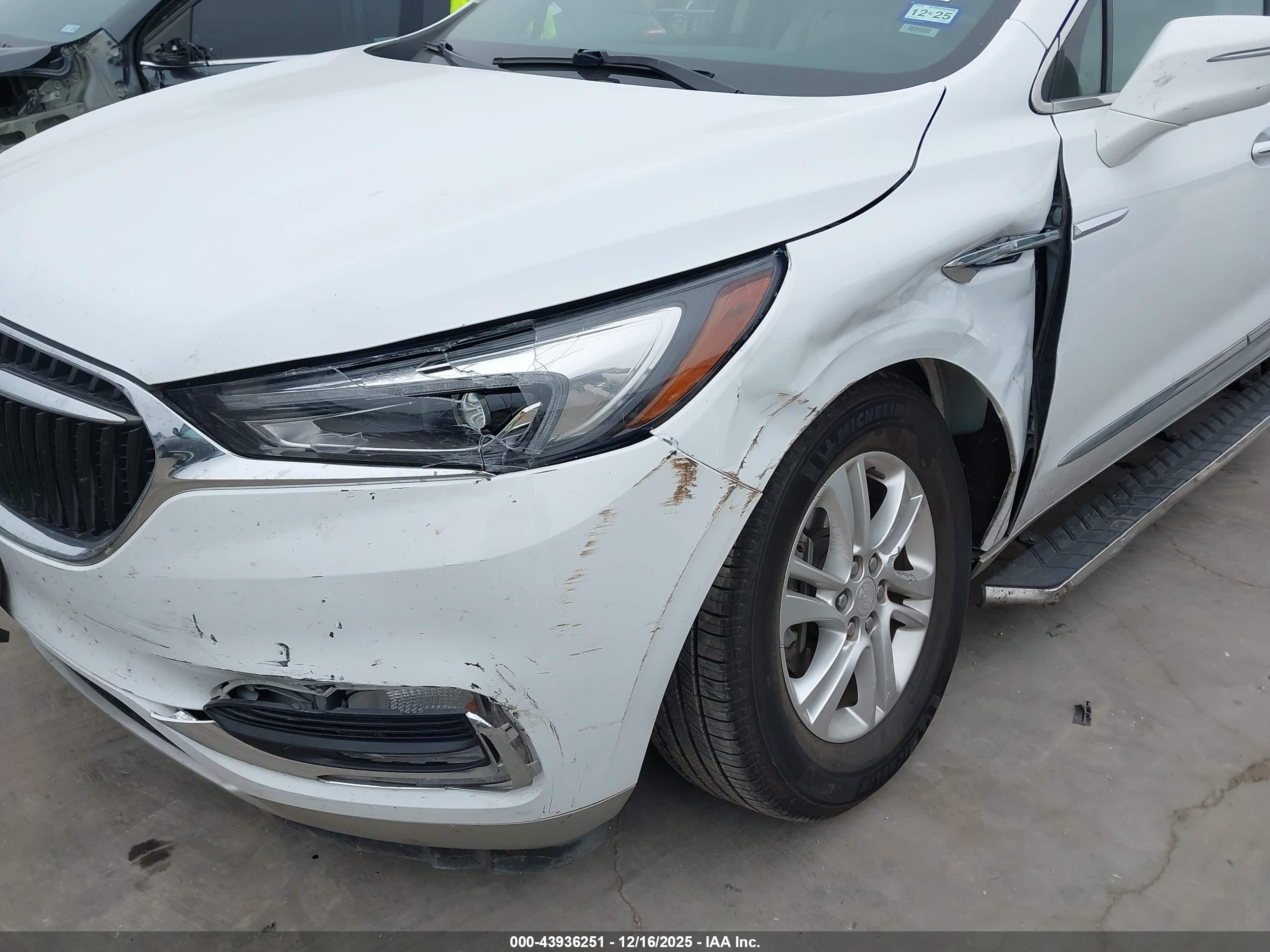 BUICK ENCLAVE image 6
