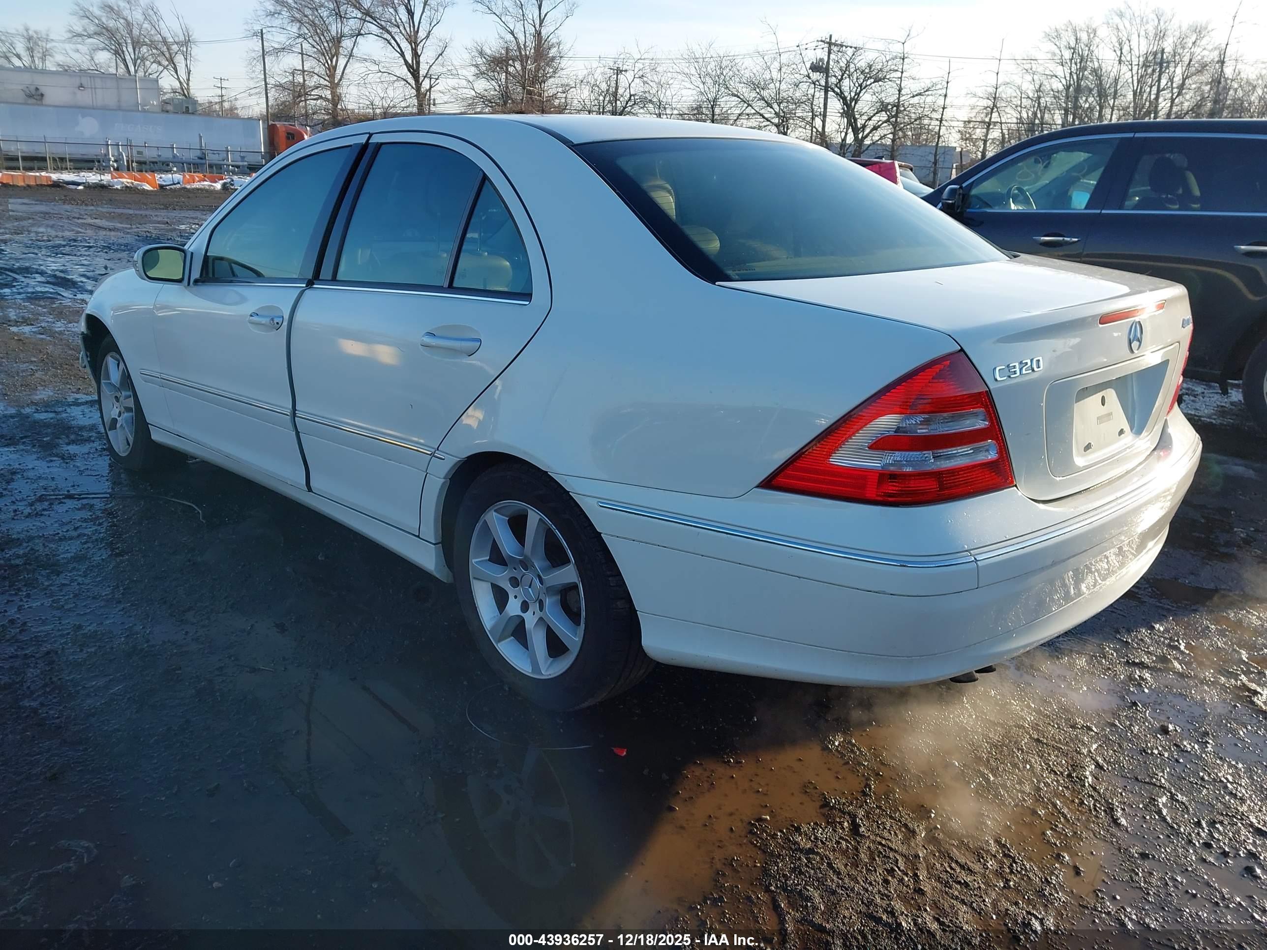 MERCEDES-BENZ C image 3