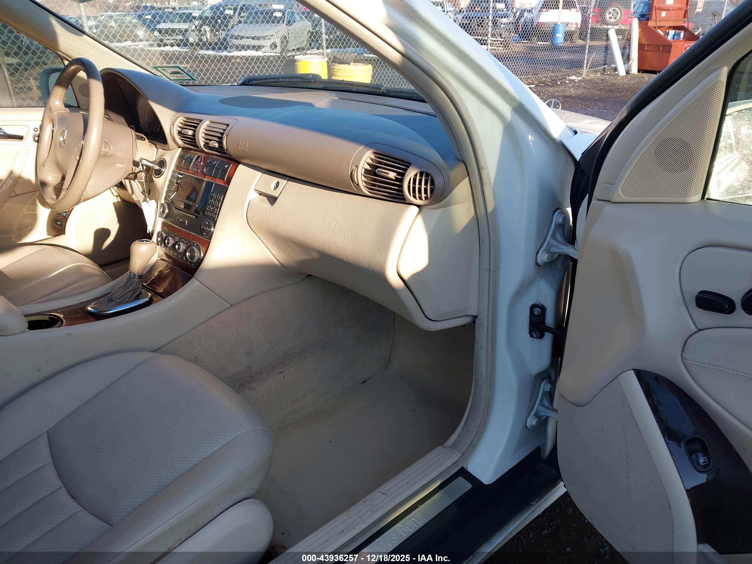 MERCEDES-BENZ C image 5