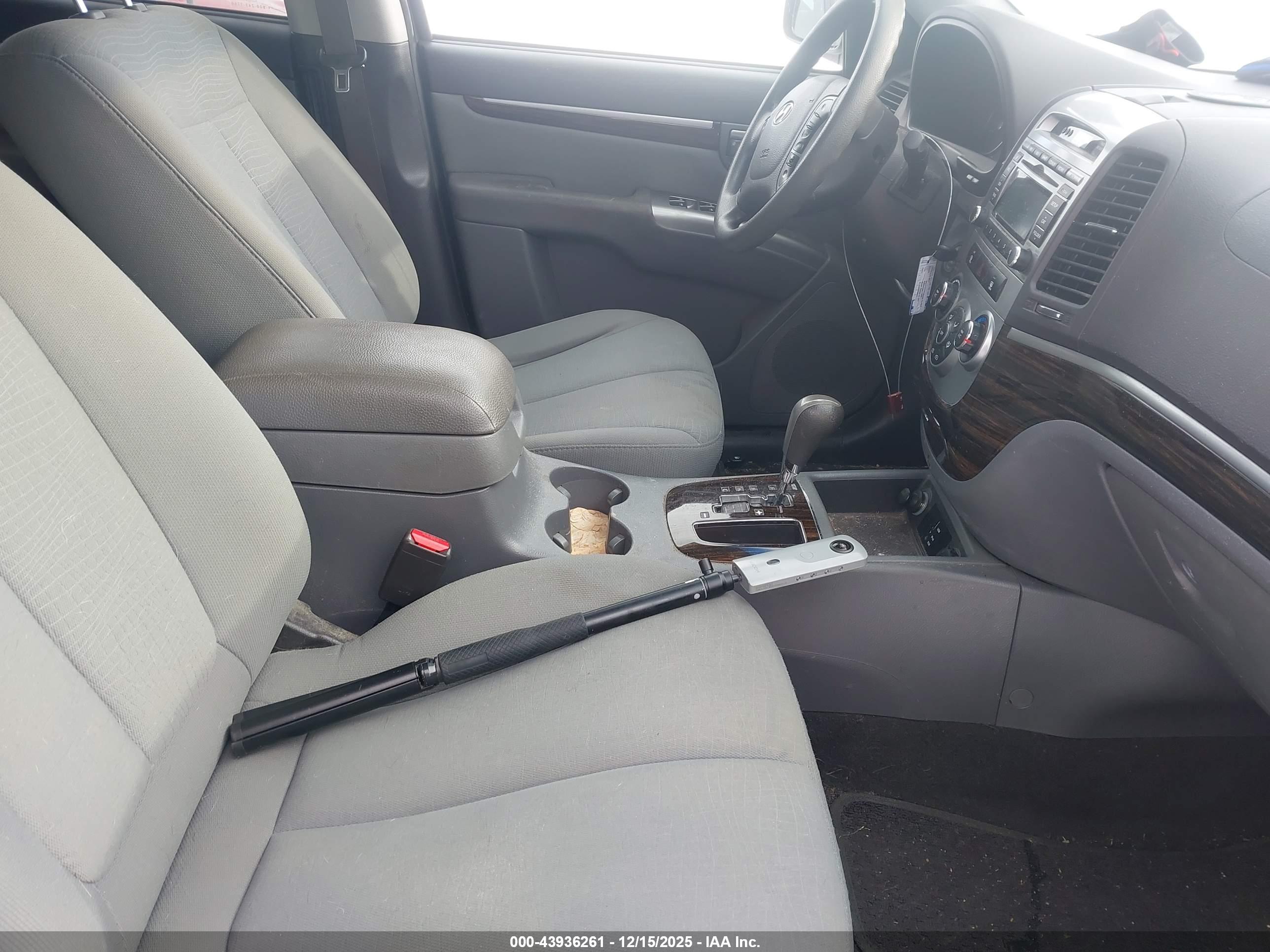 HYUNDAI SANTA image 5