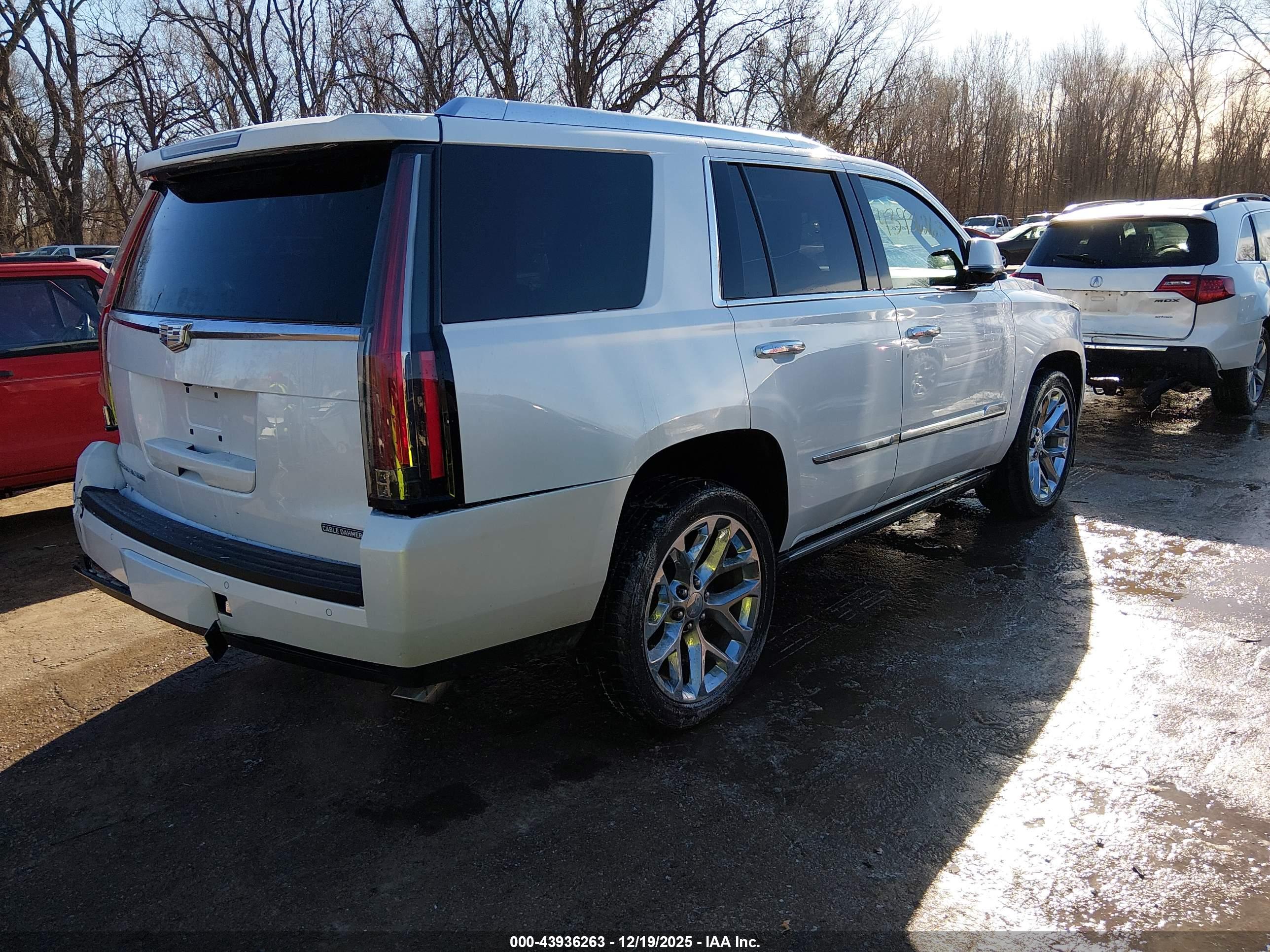 CADILLAC ESCALADE image 4