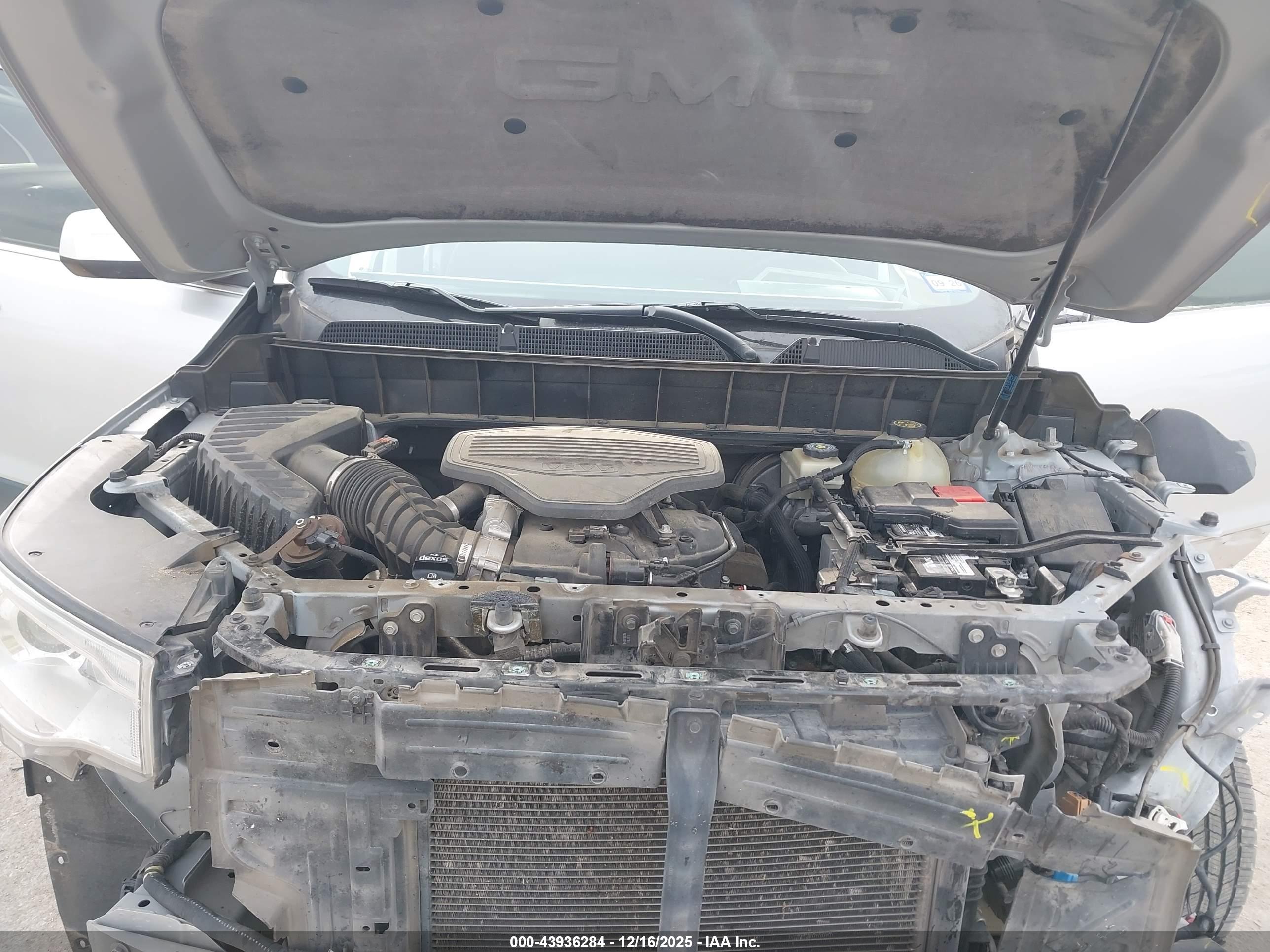 GMC ACADIA image 10