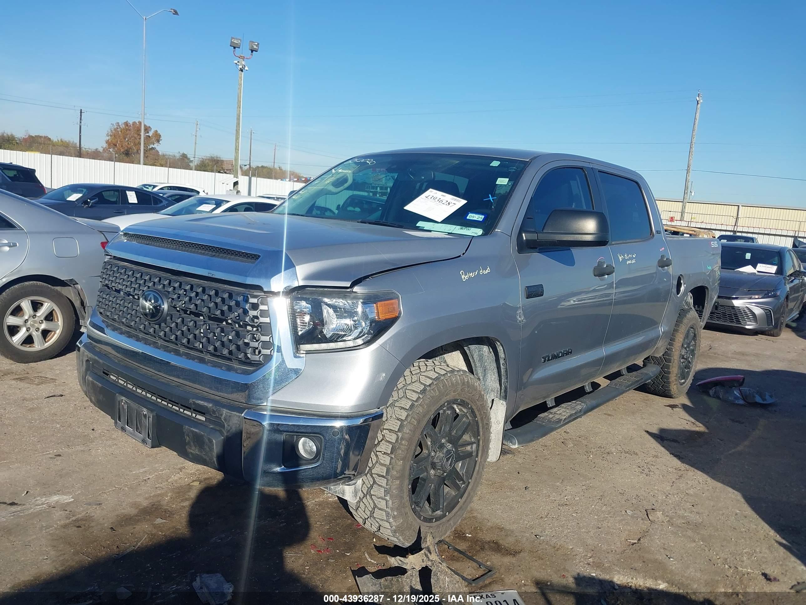 TOYOTA TUNDRA image 2