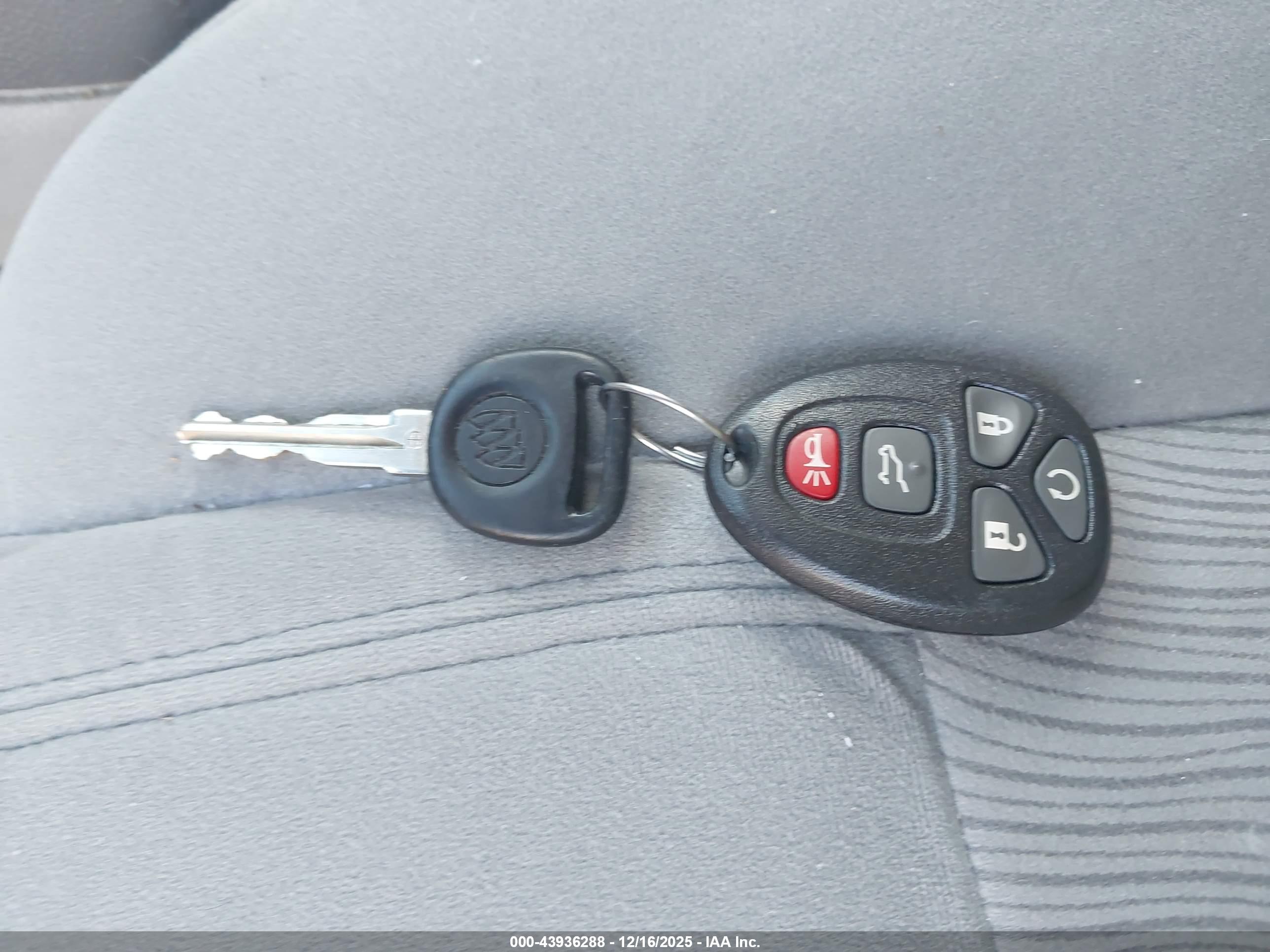 BUICK ENCLAVE image 11