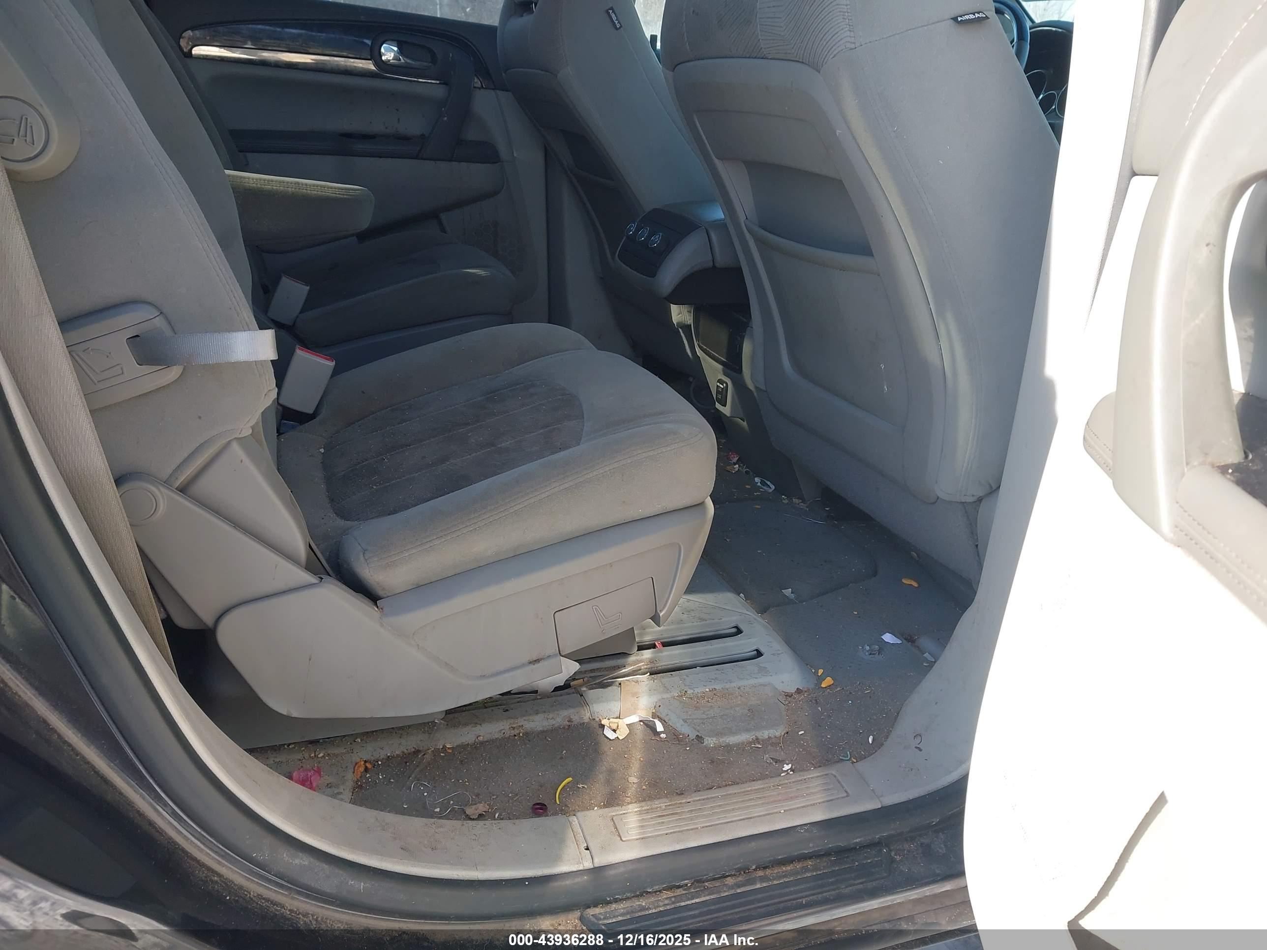 BUICK ENCLAVE image 8