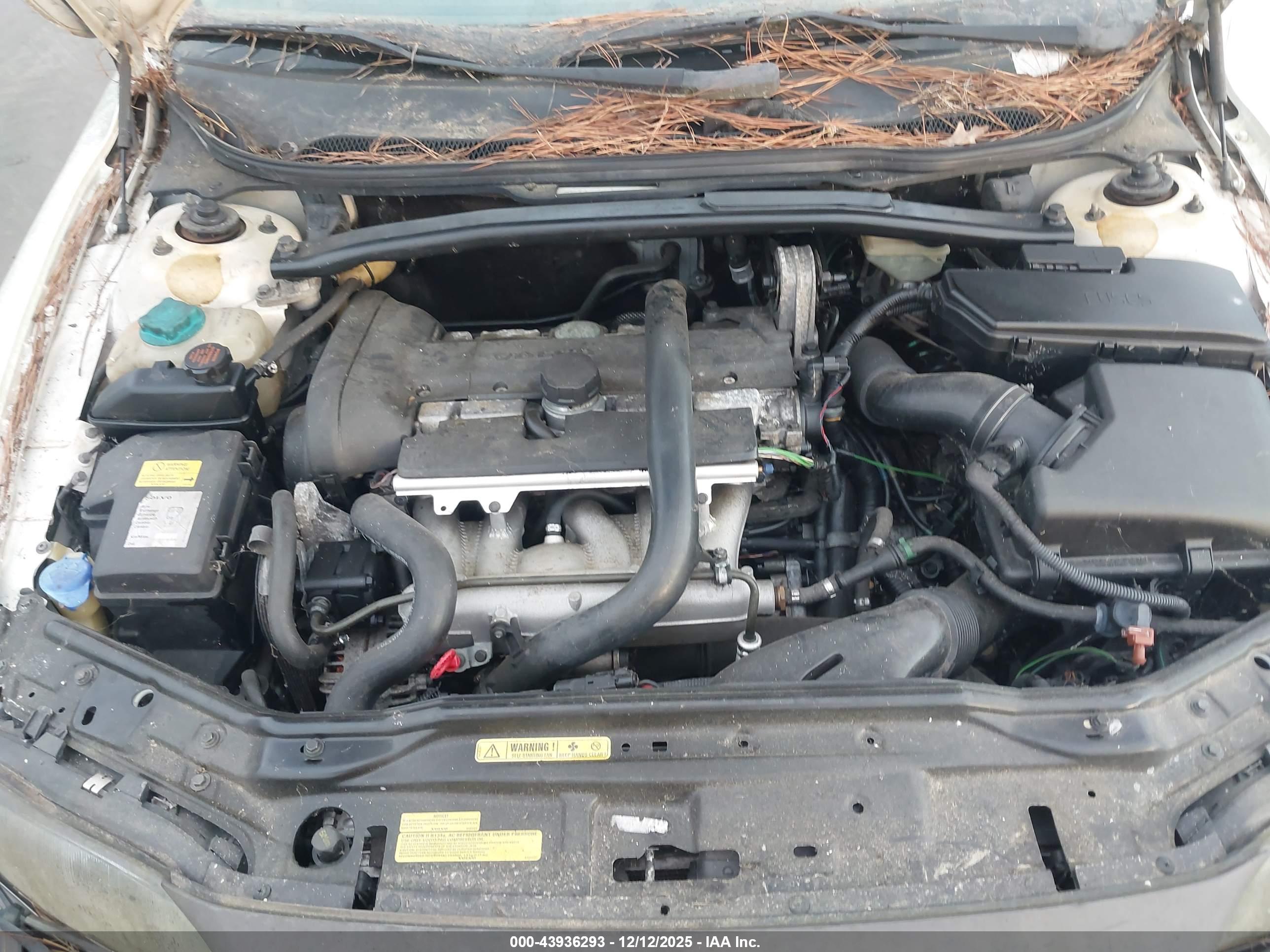 VOLVO XC70 image 10