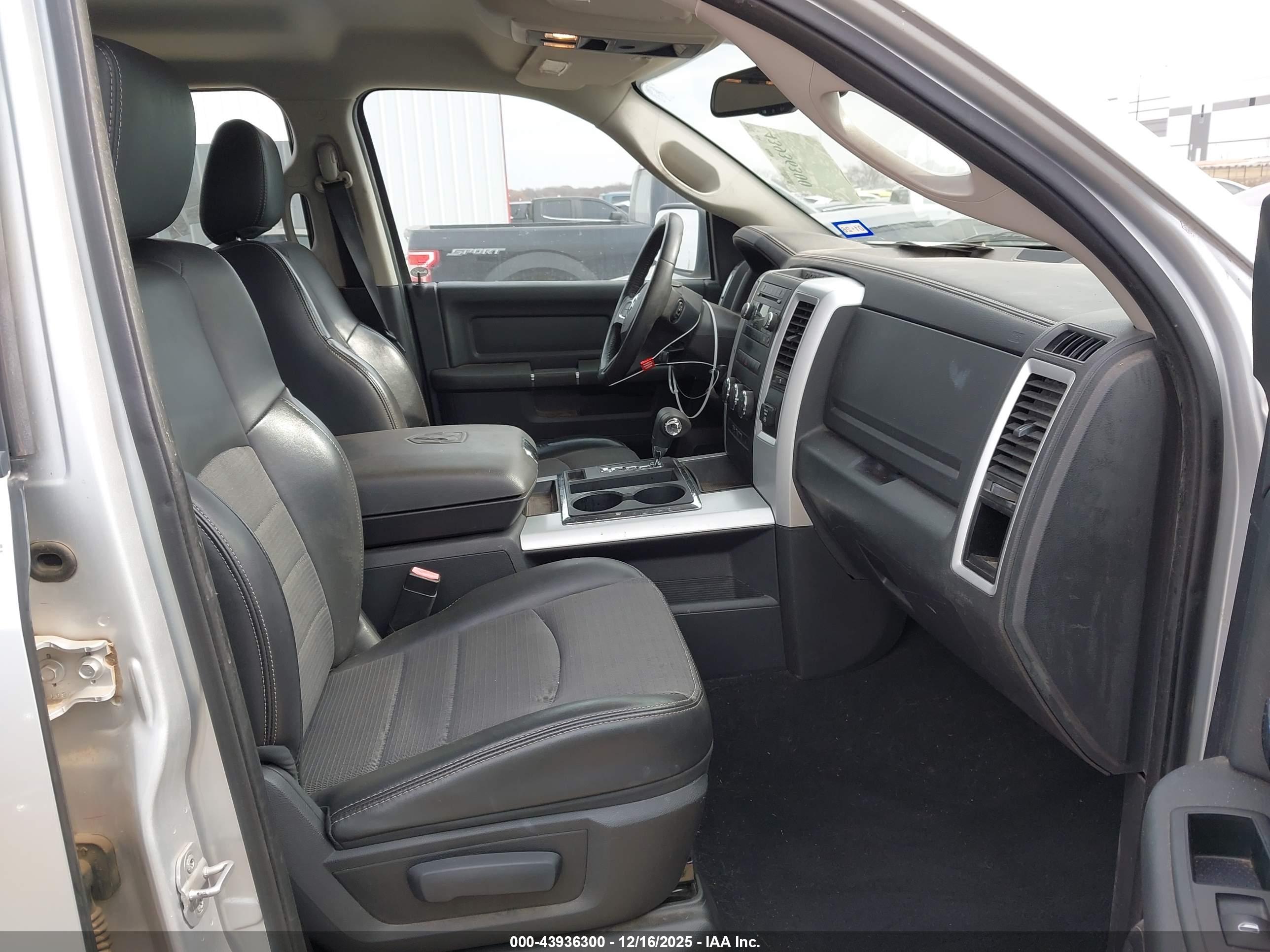 DODGE RAM image 5
