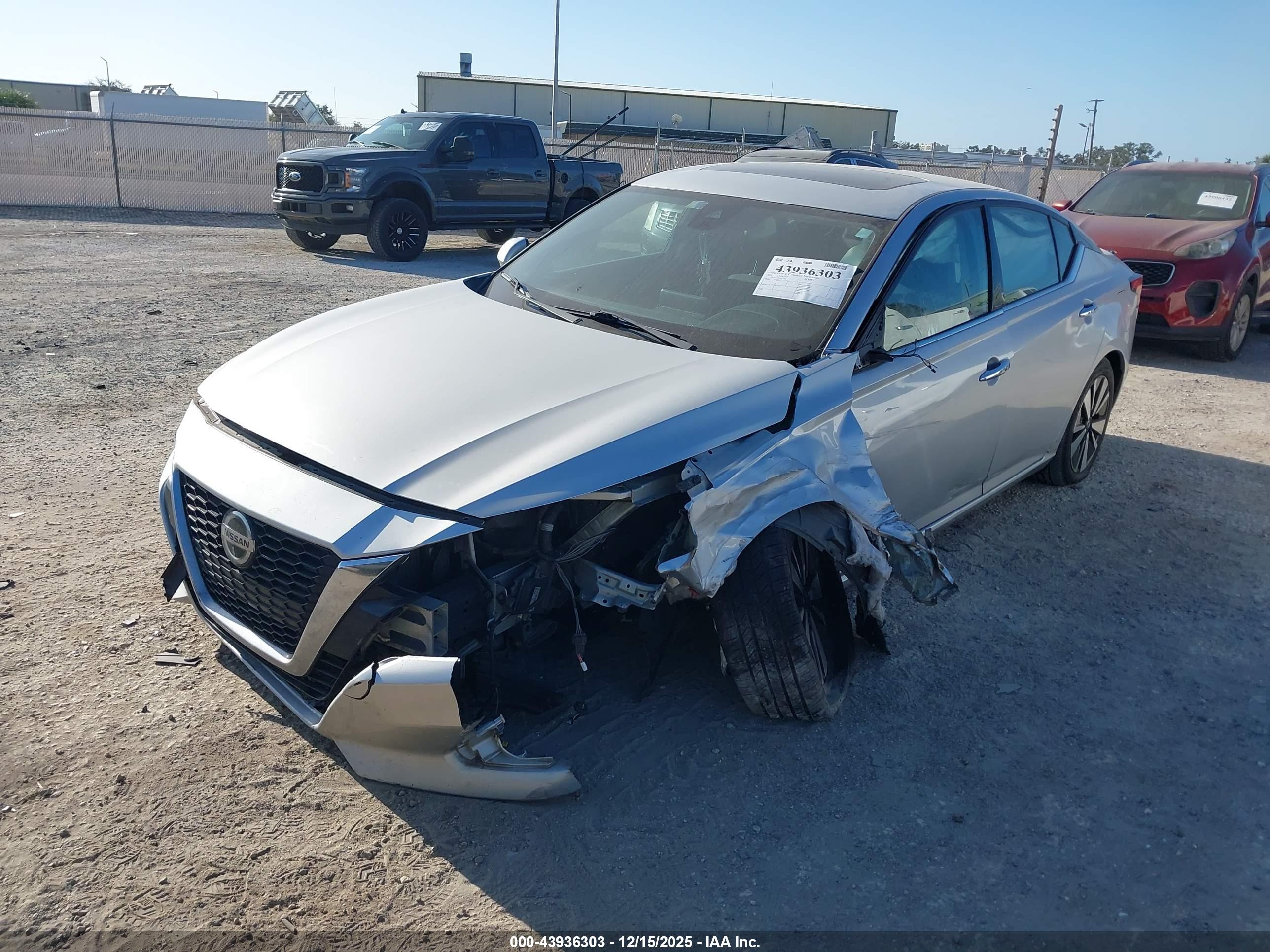NISSAN ALTIMA image 2