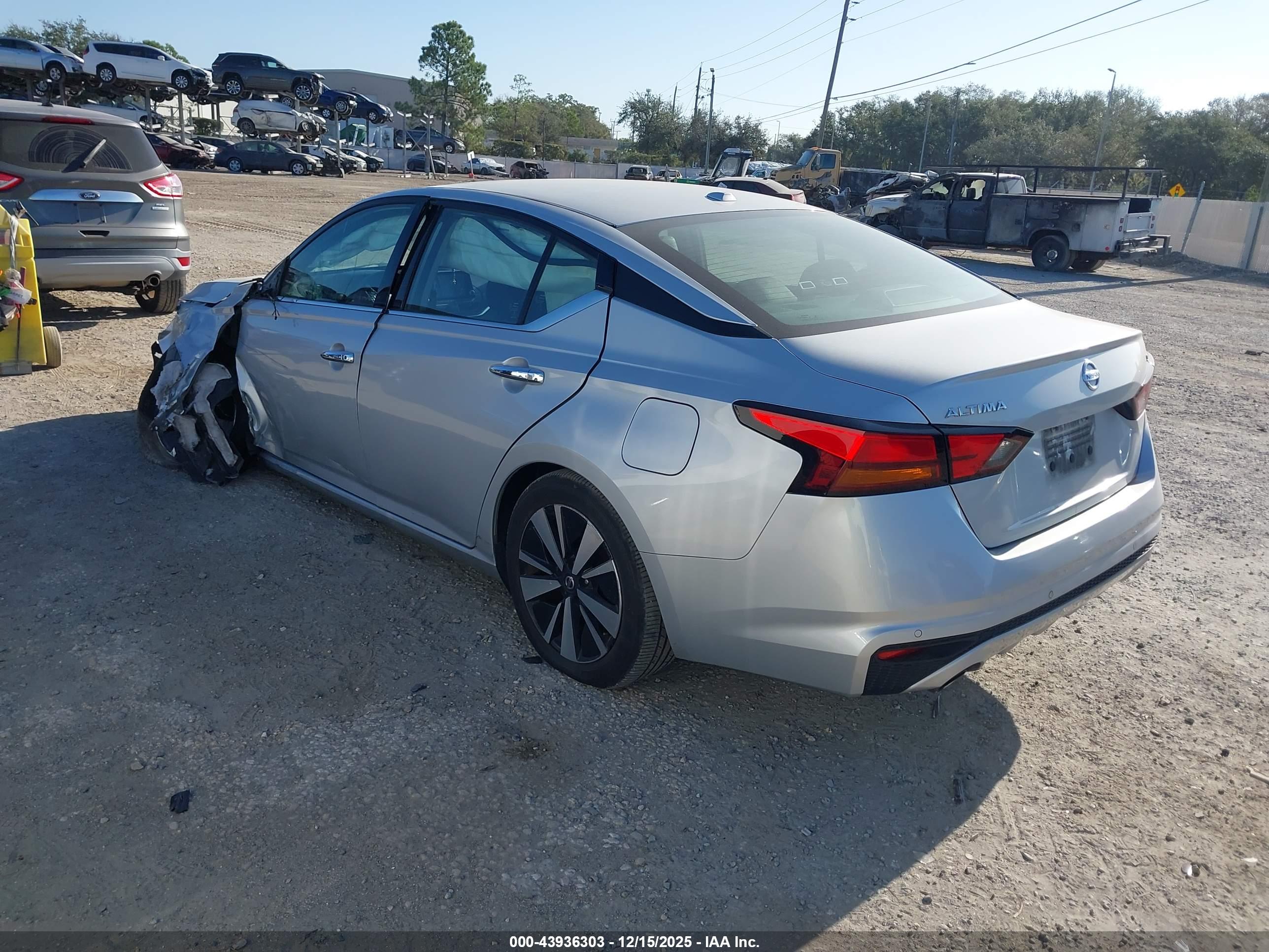 NISSAN ALTIMA image 3