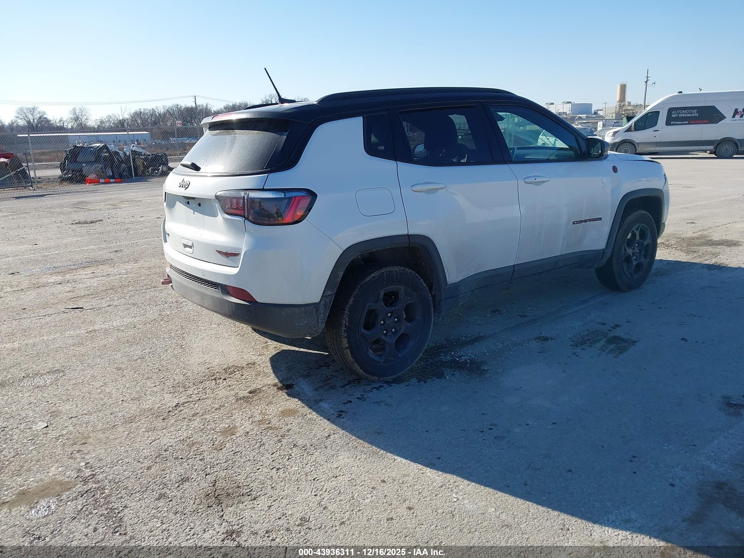 JEEP COMPASS image 4