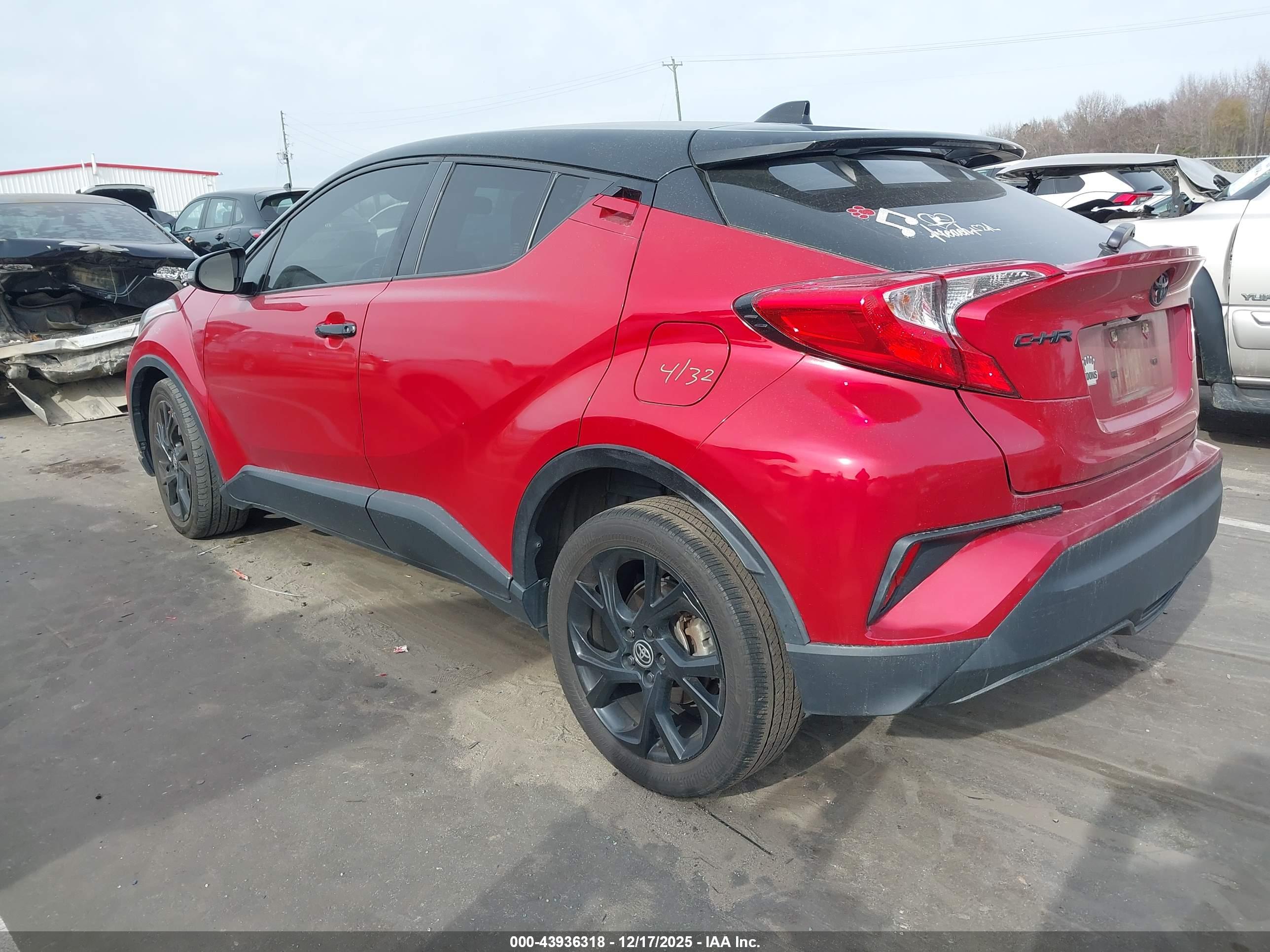 TOYOTA C-HR image 3