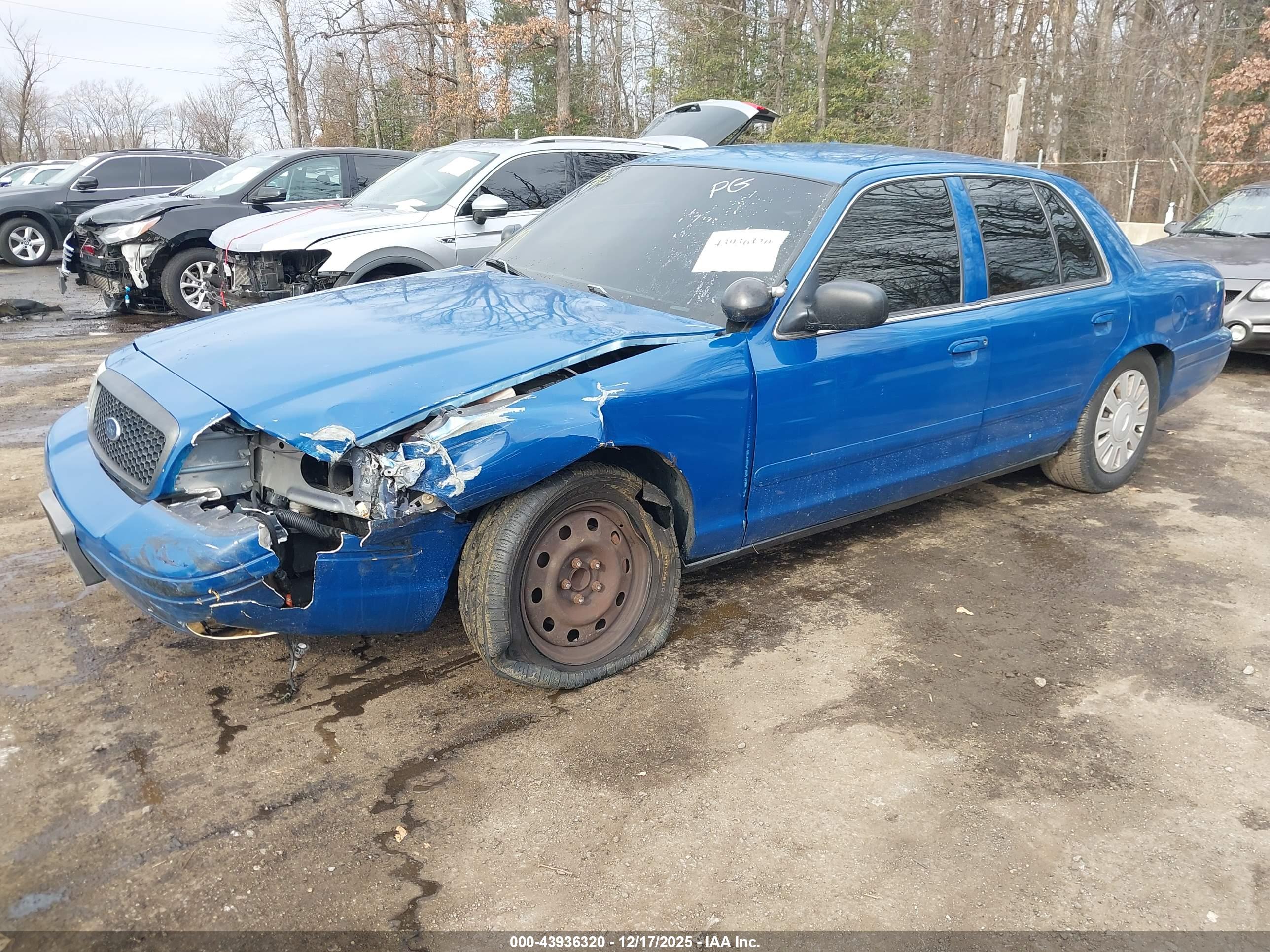 FORD CROWN image 2