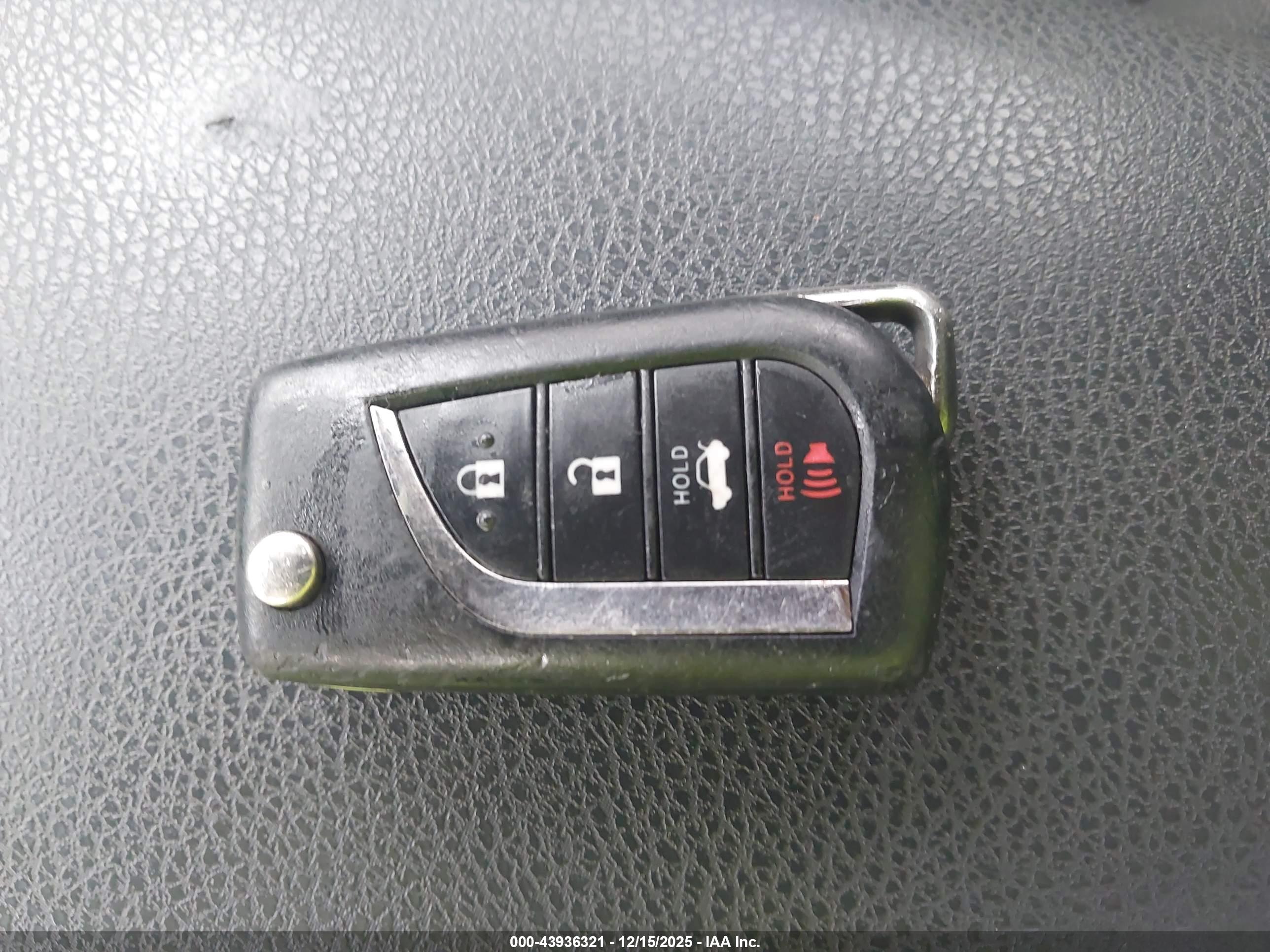 TOYOTA CAMRY image 11