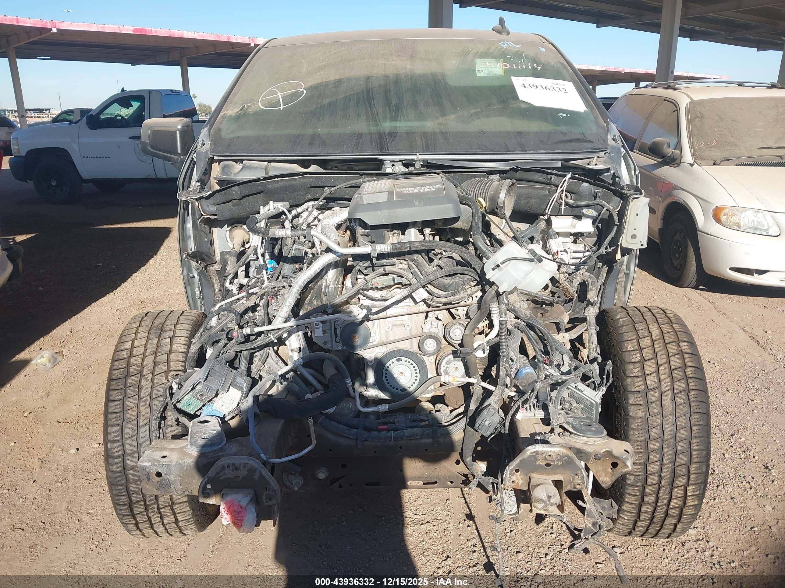 CHEVROLET SILVERADO image 6
