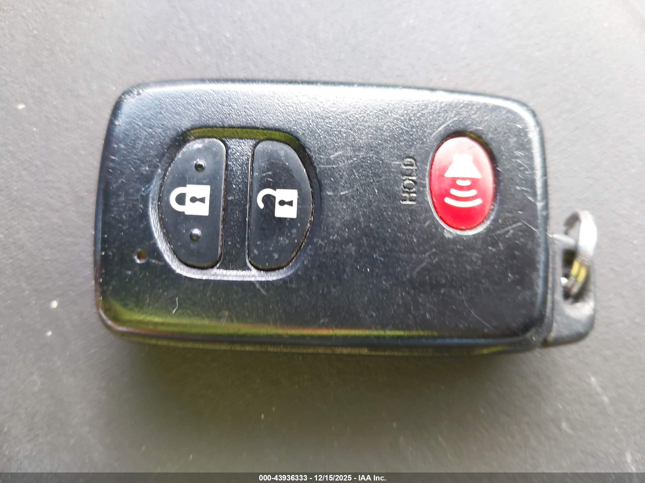 TOYOTA PRIUS image 11