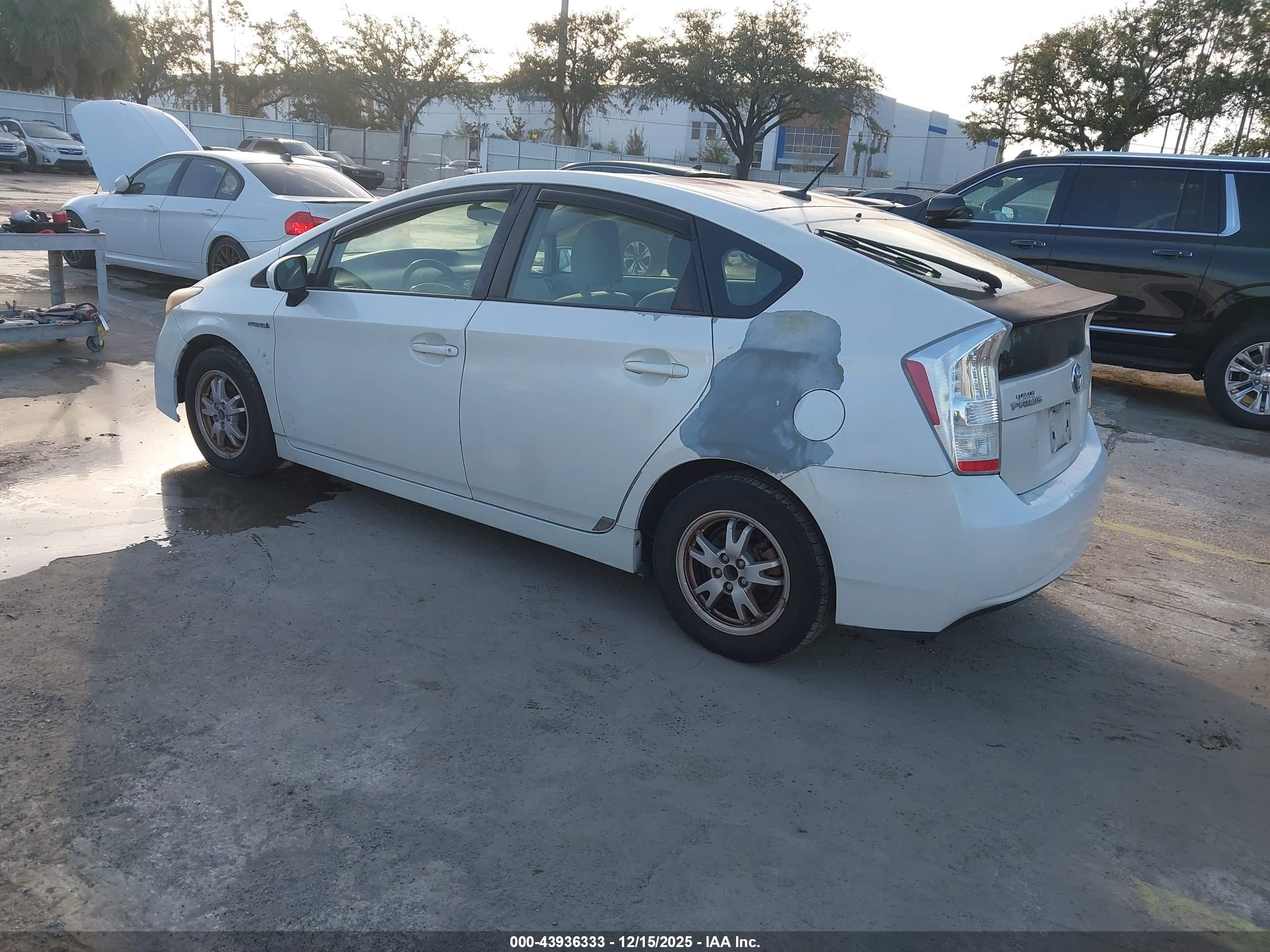 TOYOTA PRIUS image 3