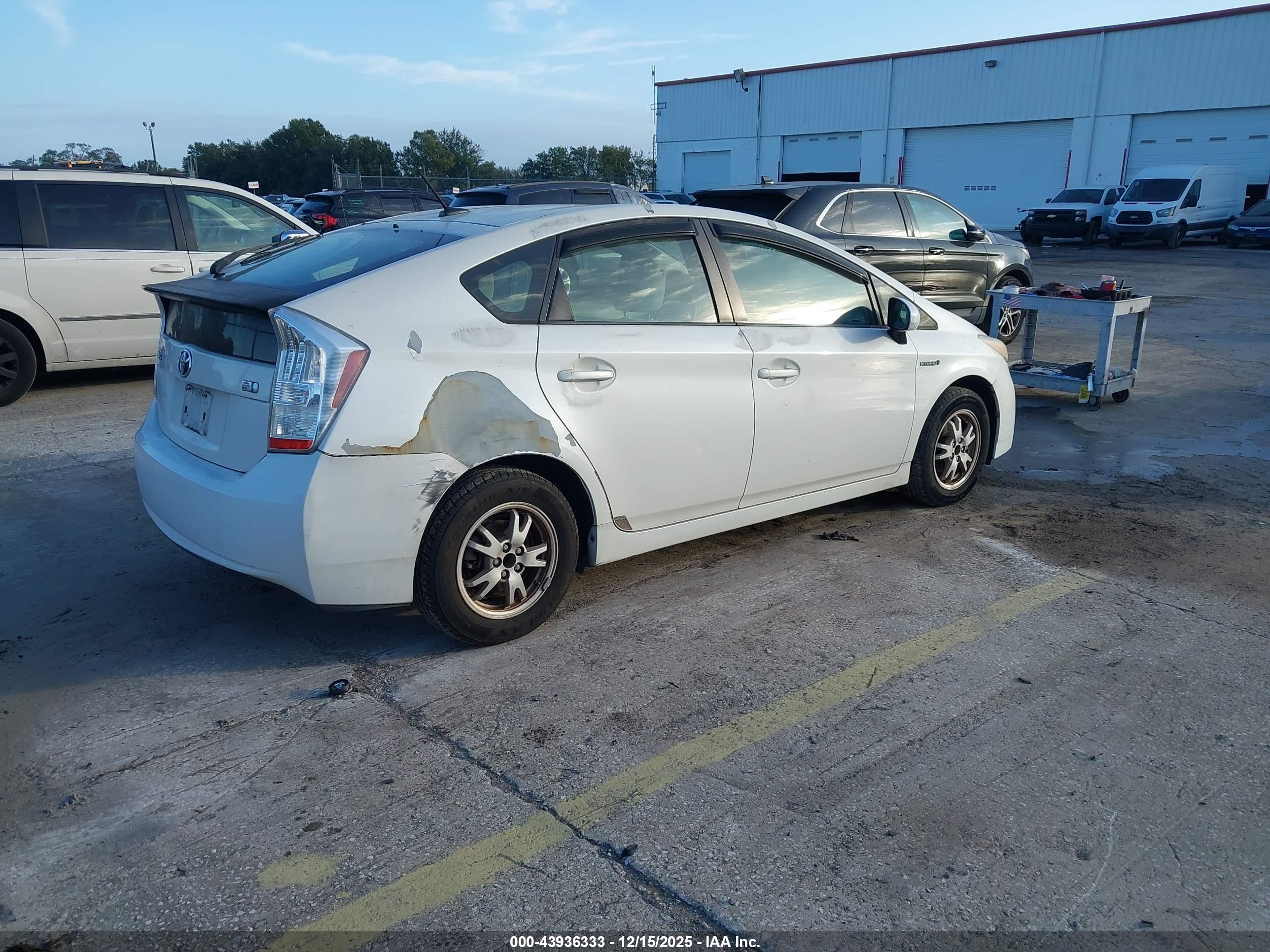 TOYOTA PRIUS image 4