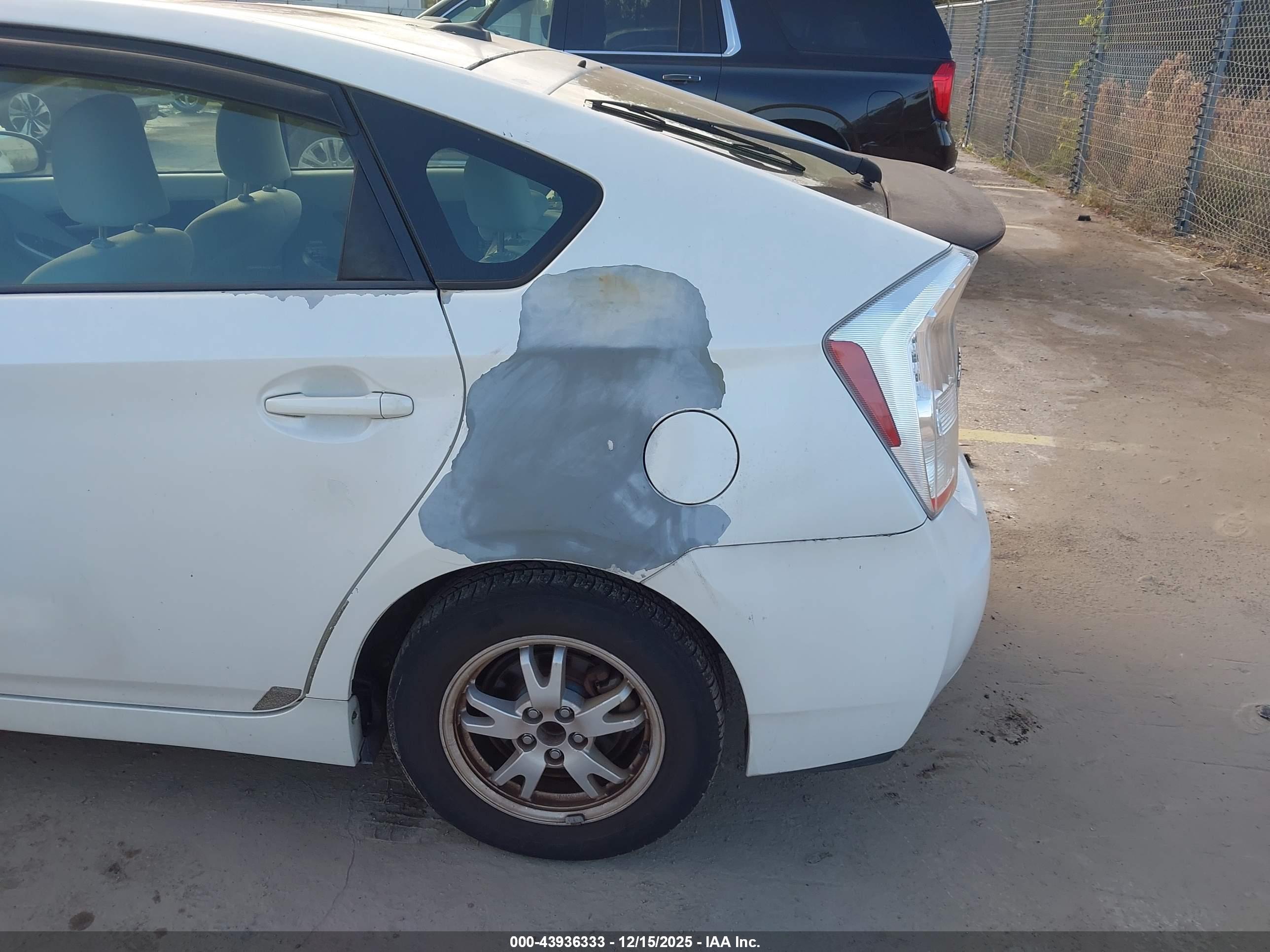 TOYOTA PRIUS image 6