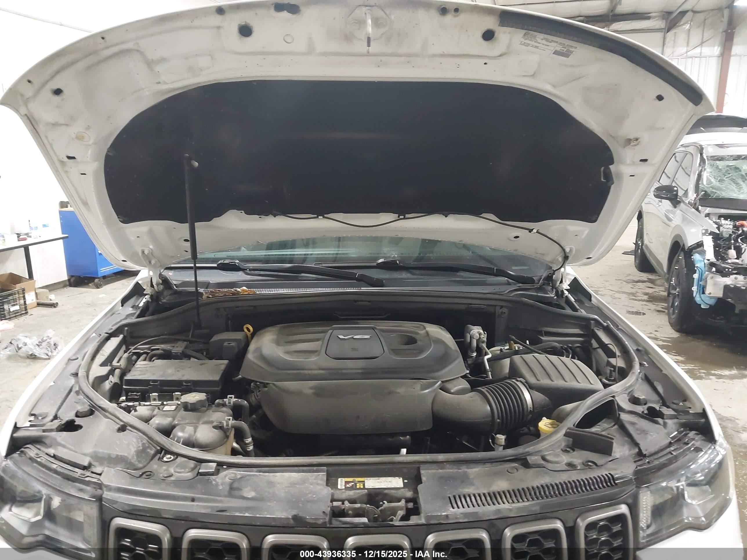 JEEP GRAND image 10