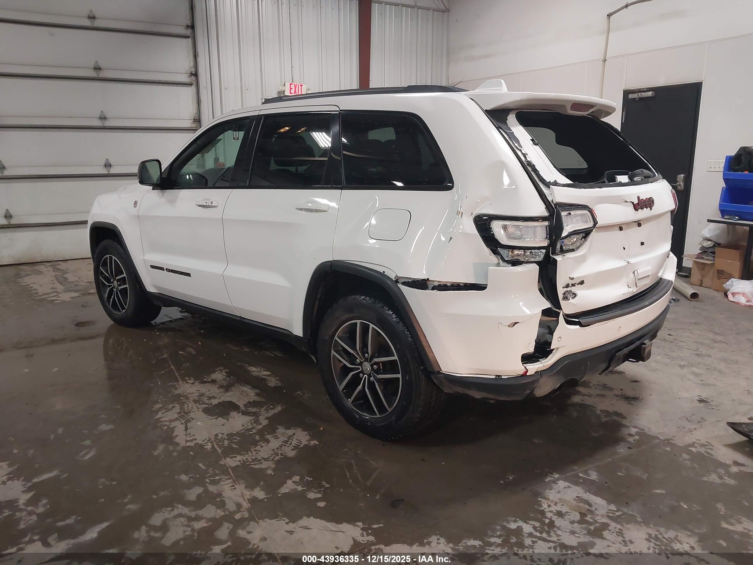JEEP GRAND image 3