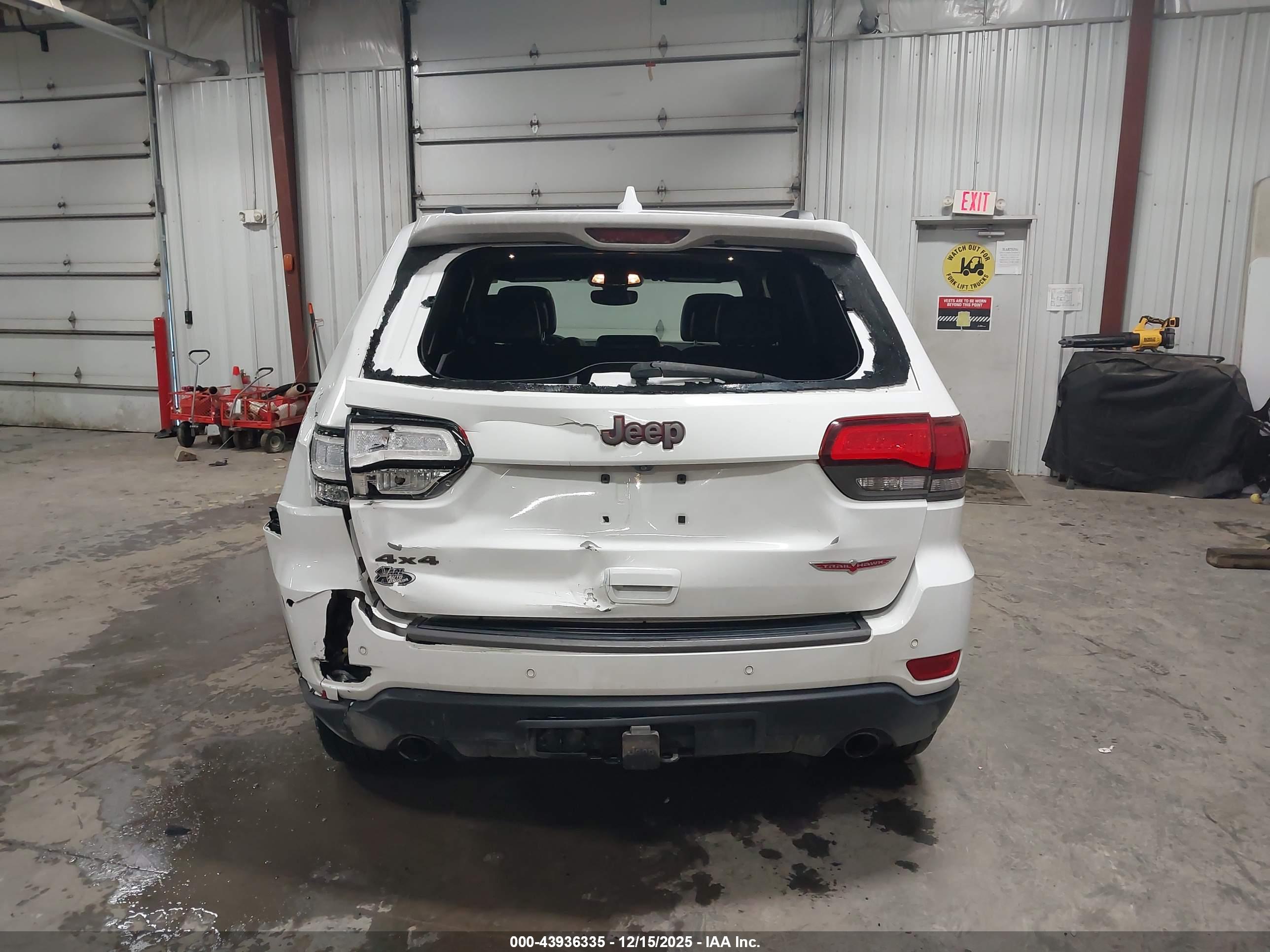 JEEP GRAND image 6