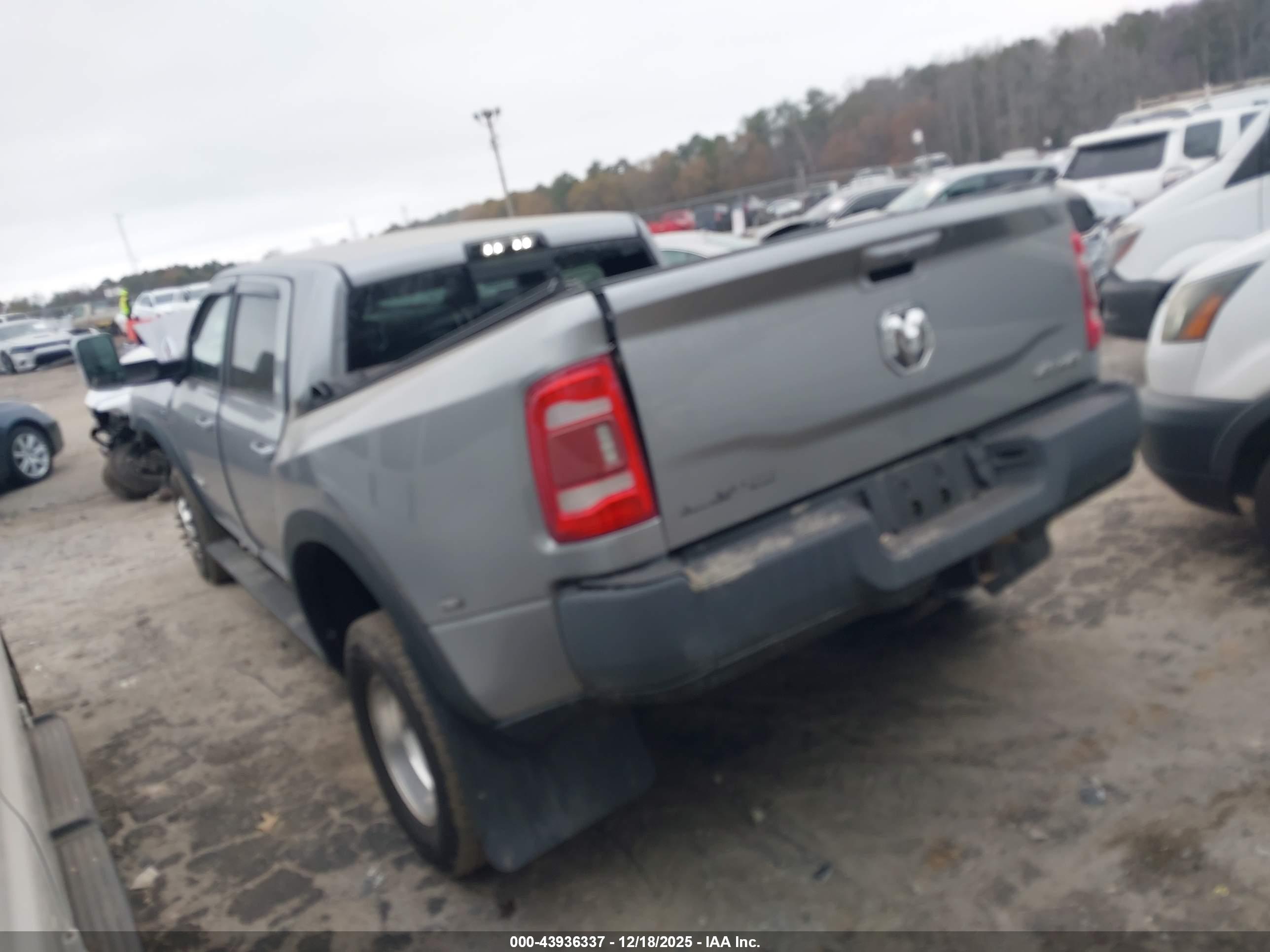 RAM 3500 image 3