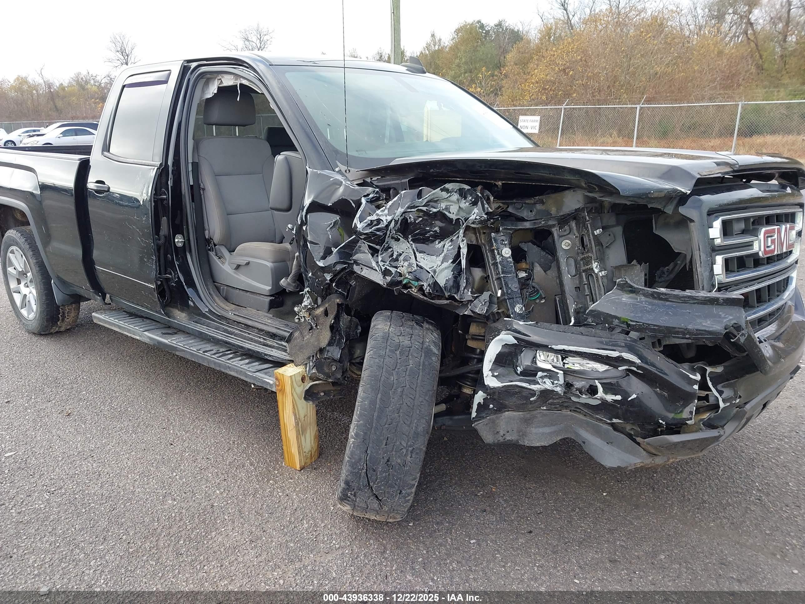 GMC SIERRA image 6