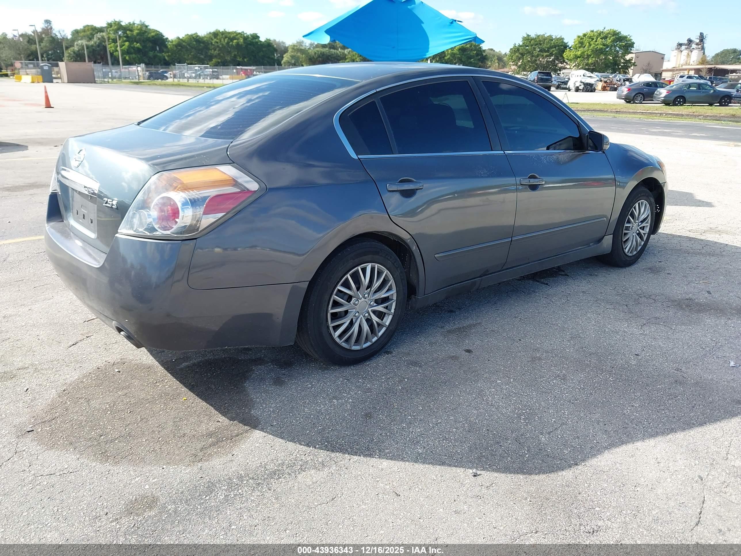 NISSAN ALTIMA image 4
