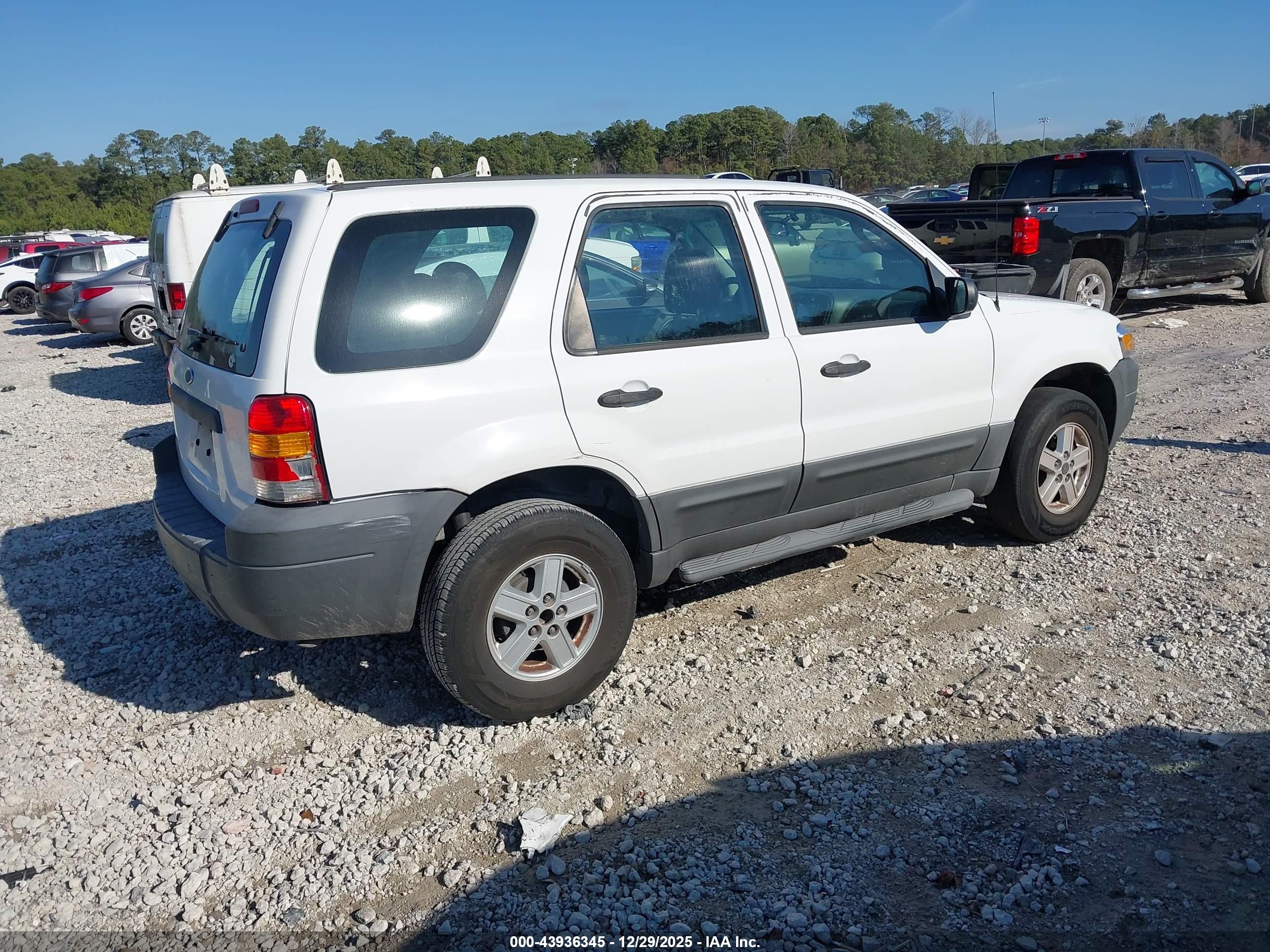 FORD ESCAPE image 4