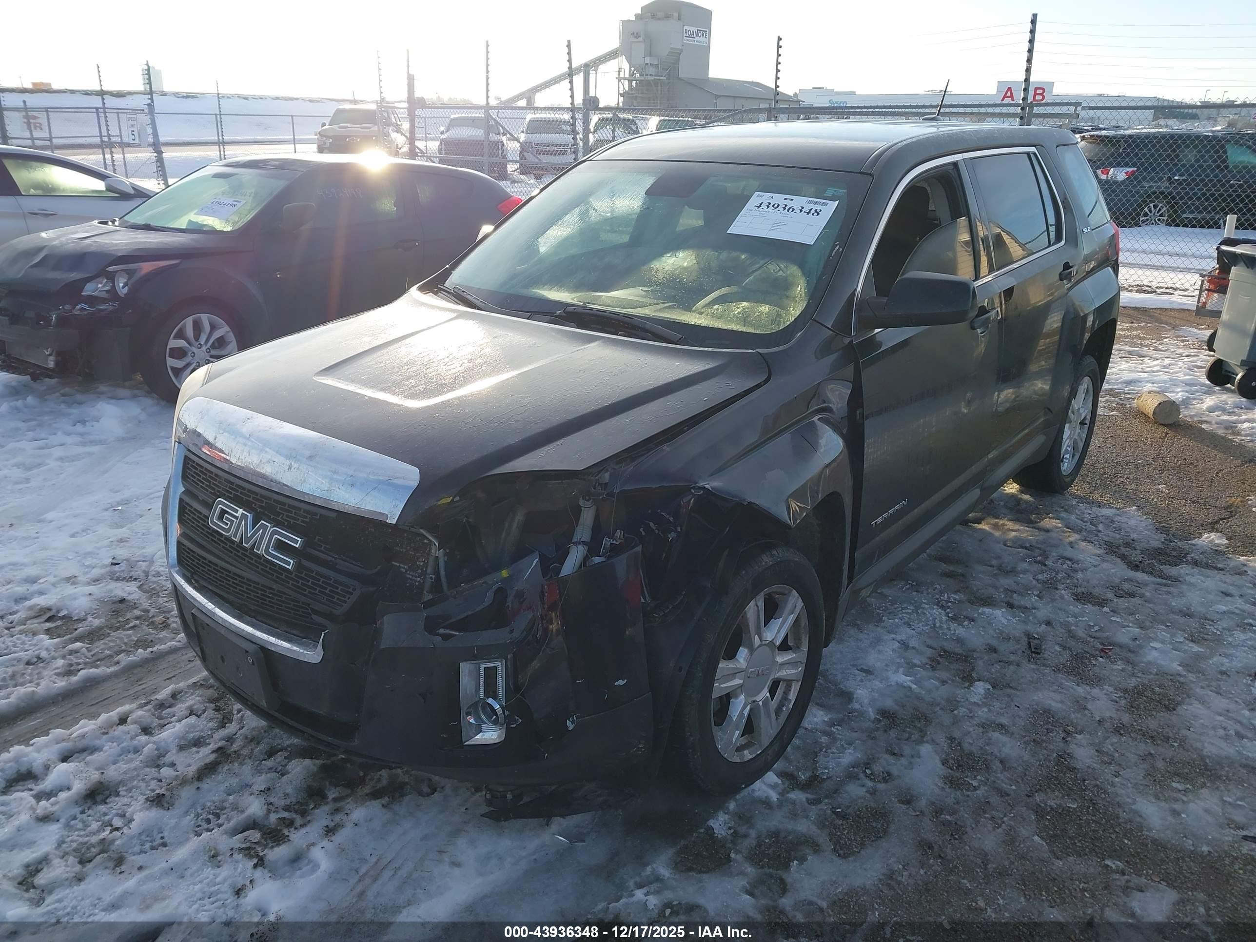 GMC TERRAIN image 2