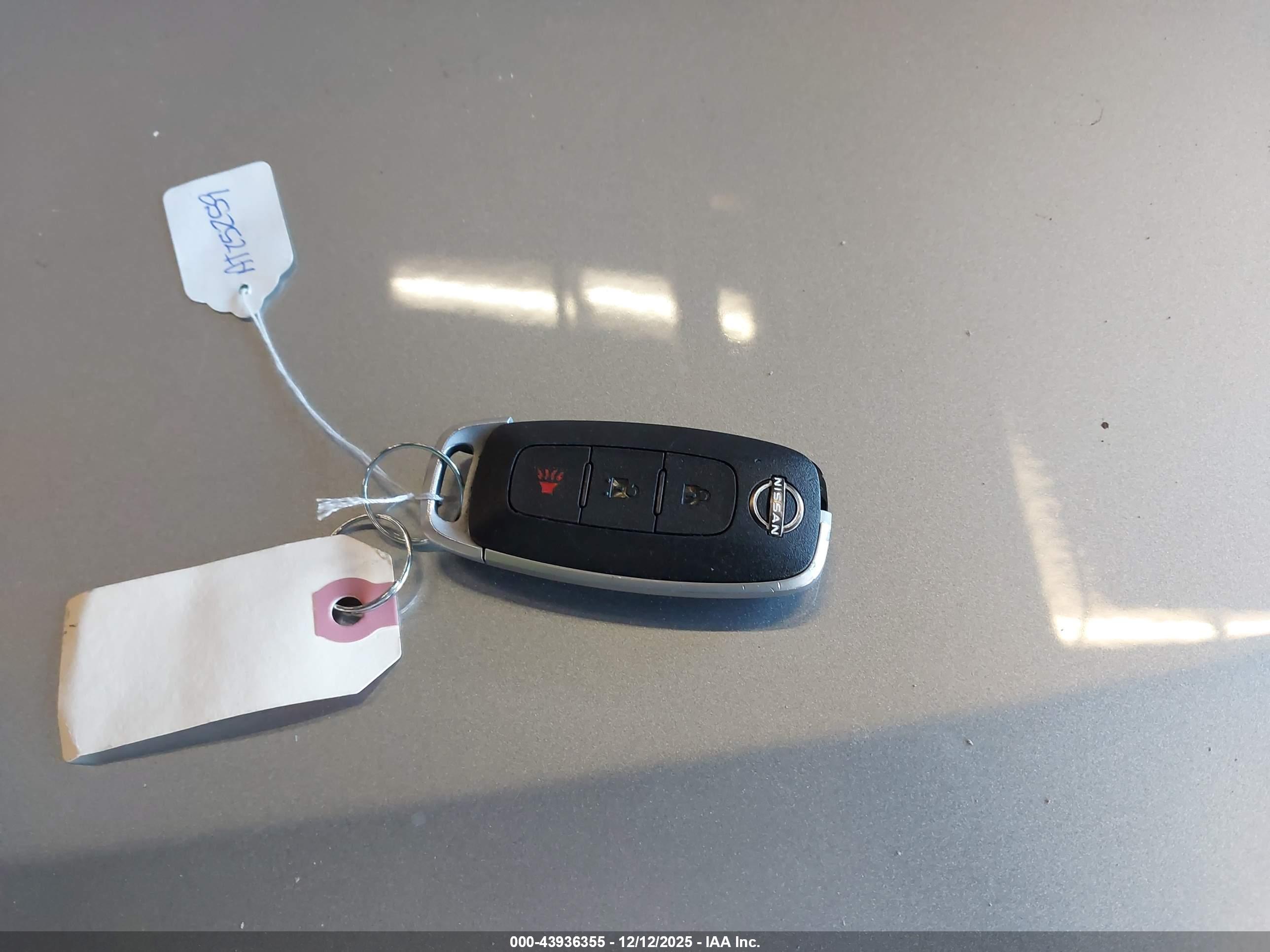 NISSAN ROGUE image 11